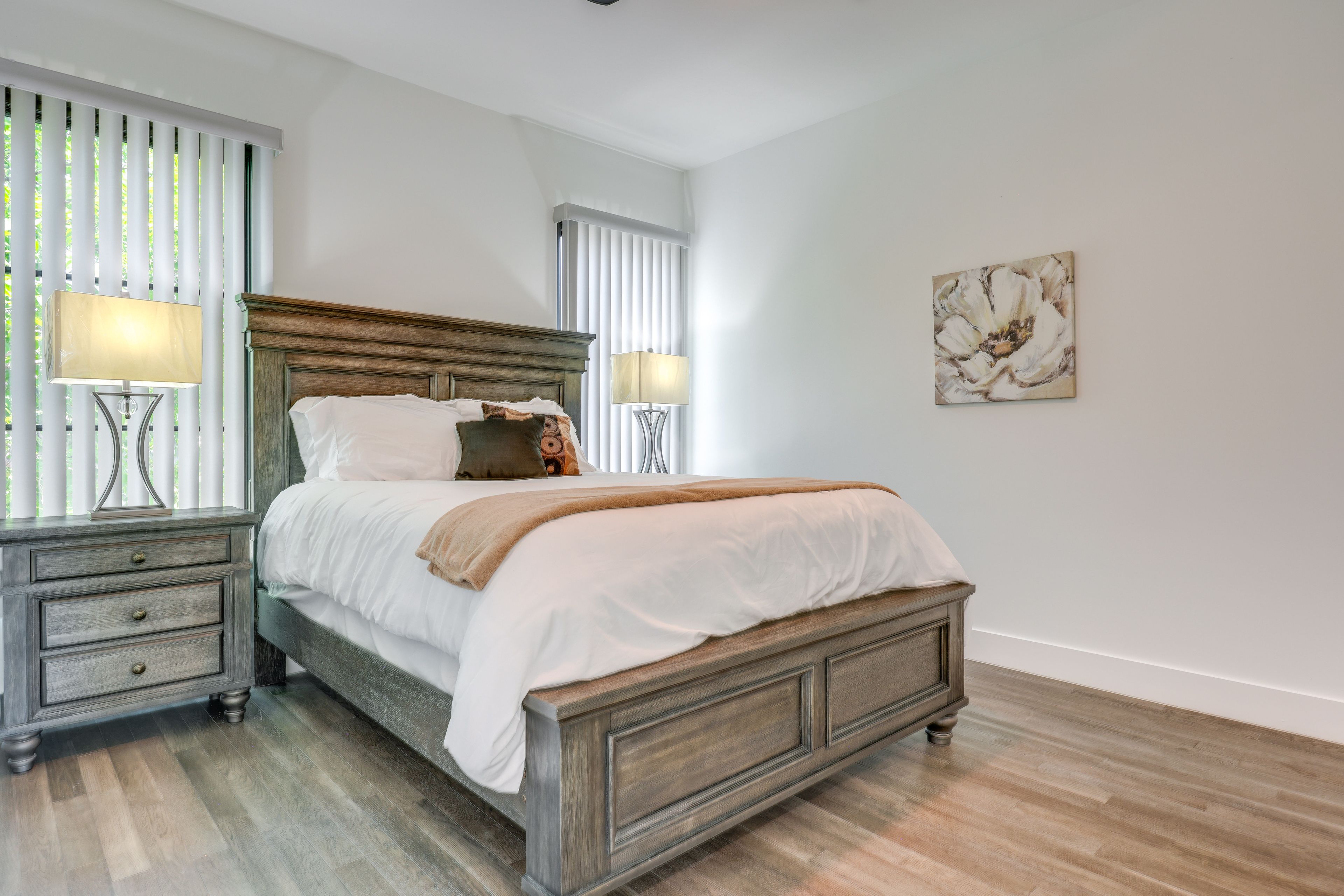Bedroom 2 | Queen Bed | Smart TV | En-Suite Bathroom