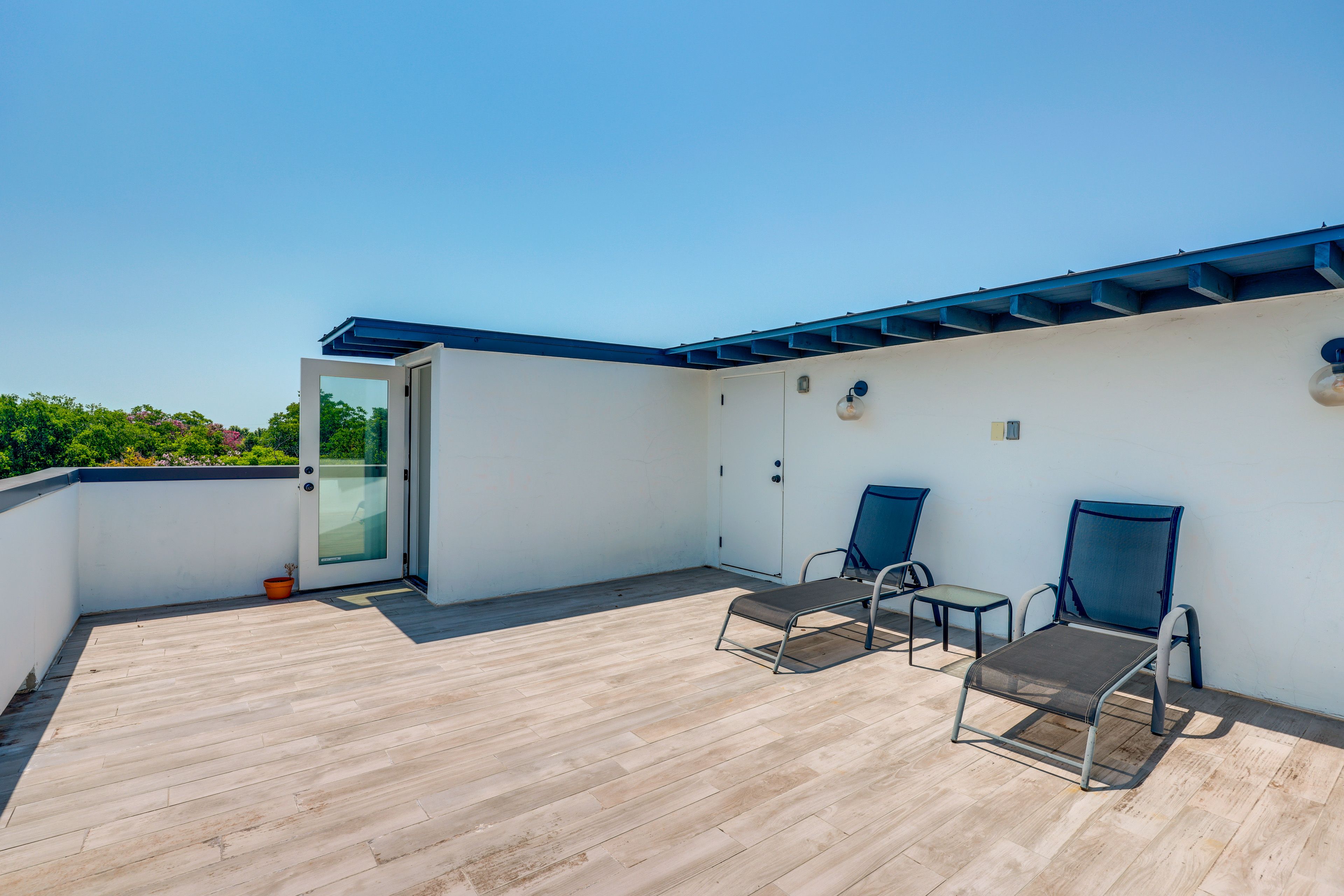 Rooftop Deck | Lounge Seating | Downtown Views