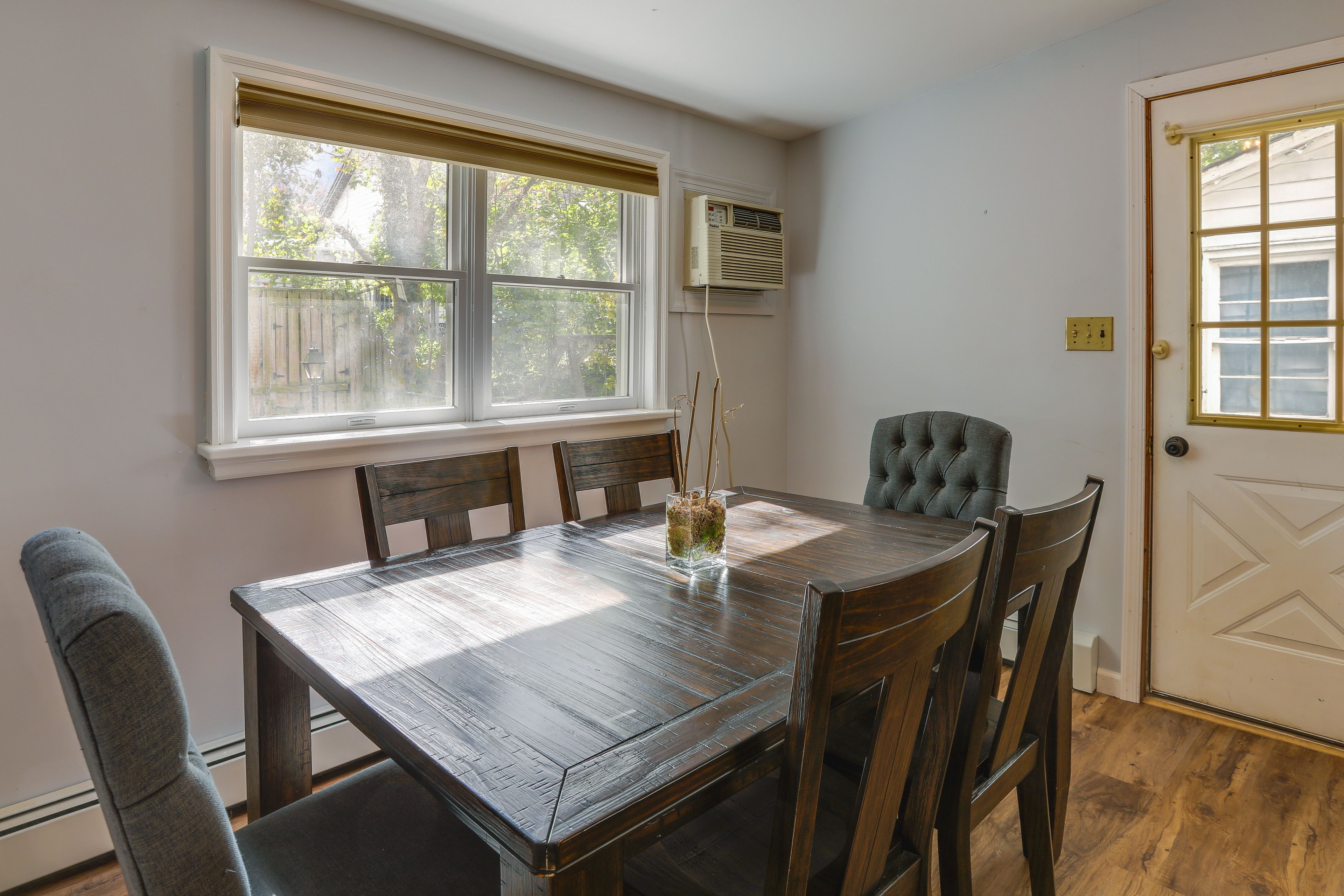 Dining Area | Dishware & Flatware