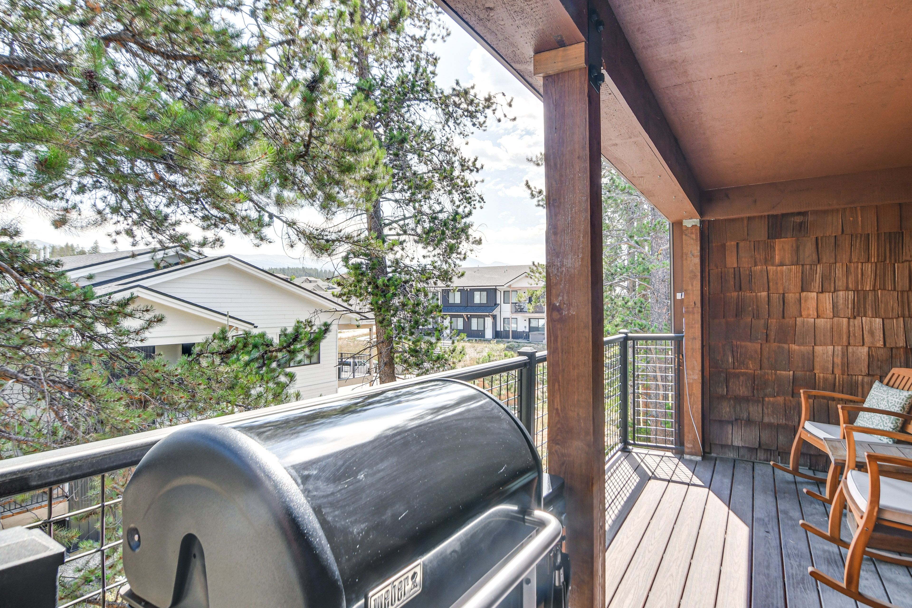 Private Balcony | Grill