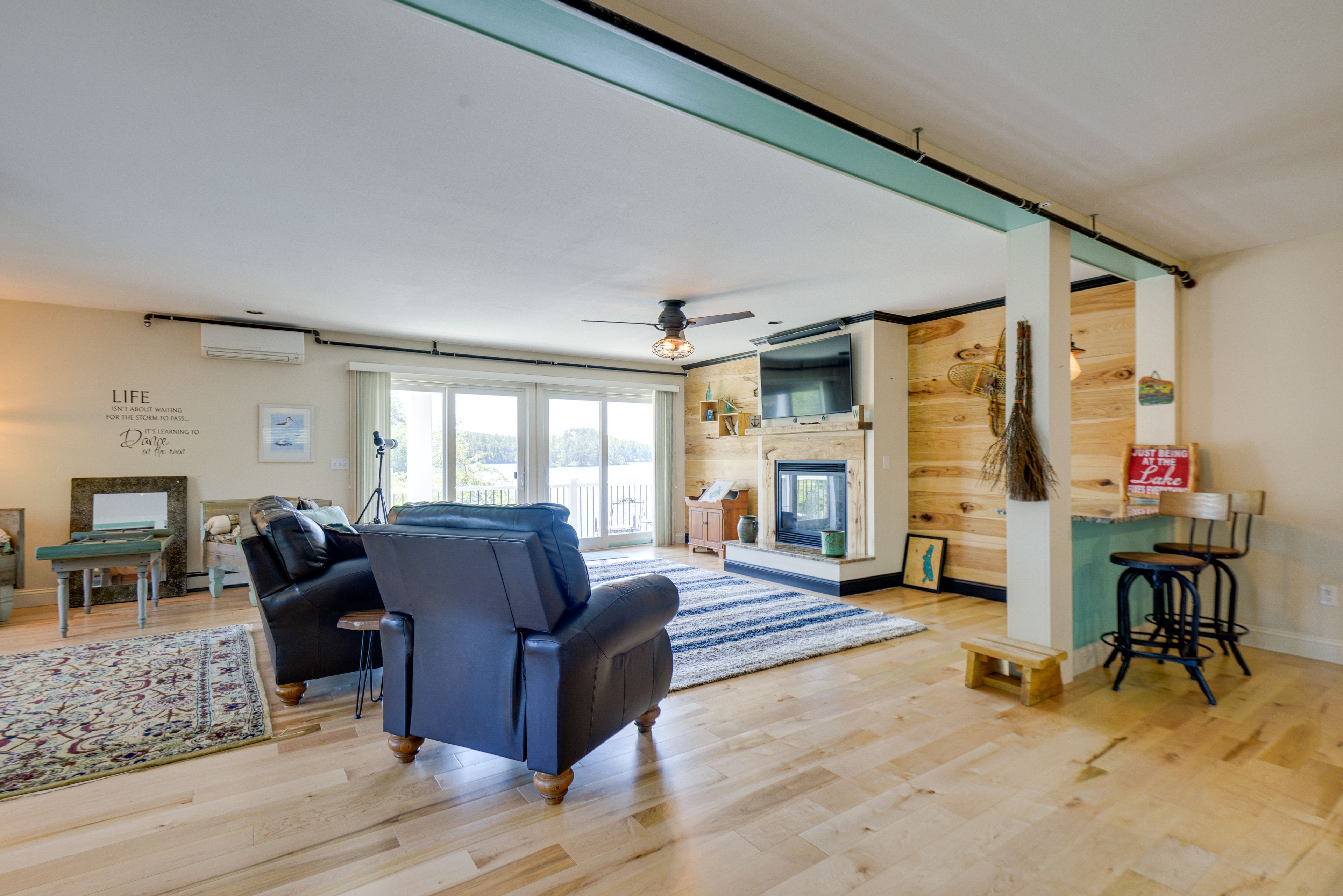 Living Room | Free WiFi | Smart TV | Central A/C & Heating | Board Games