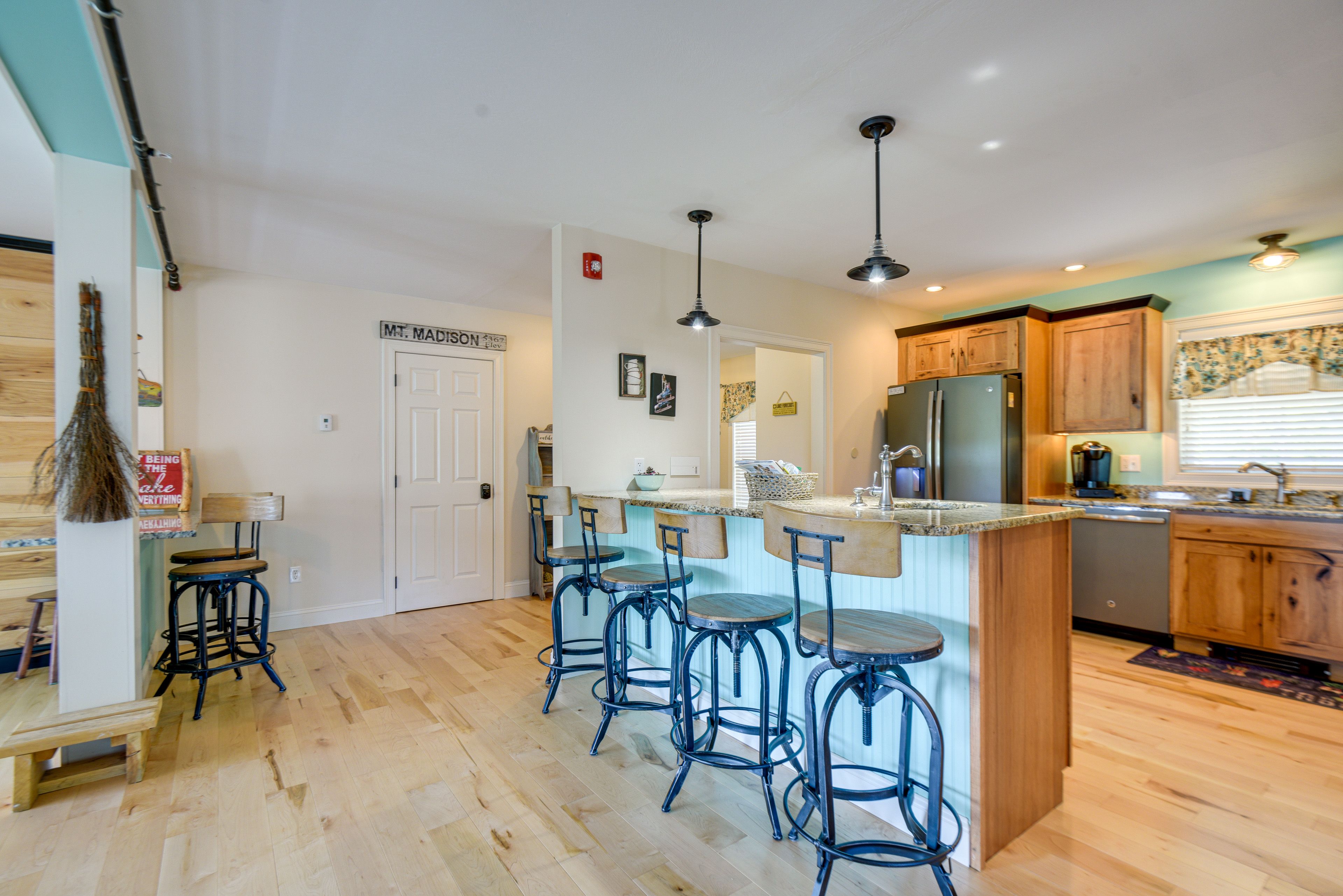Breakfast Bar | Dishware & Flatware Provided