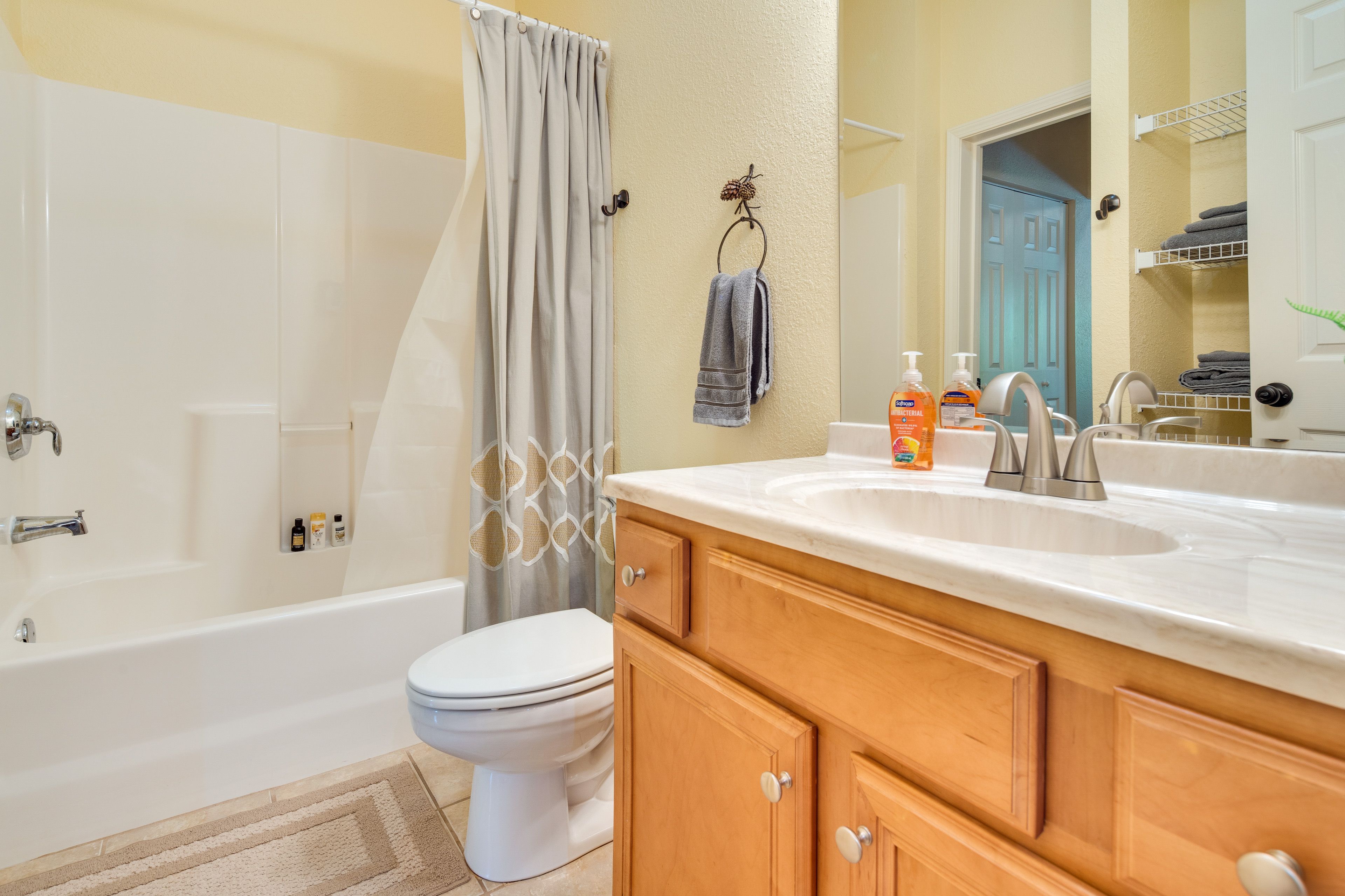 Full Bathroom