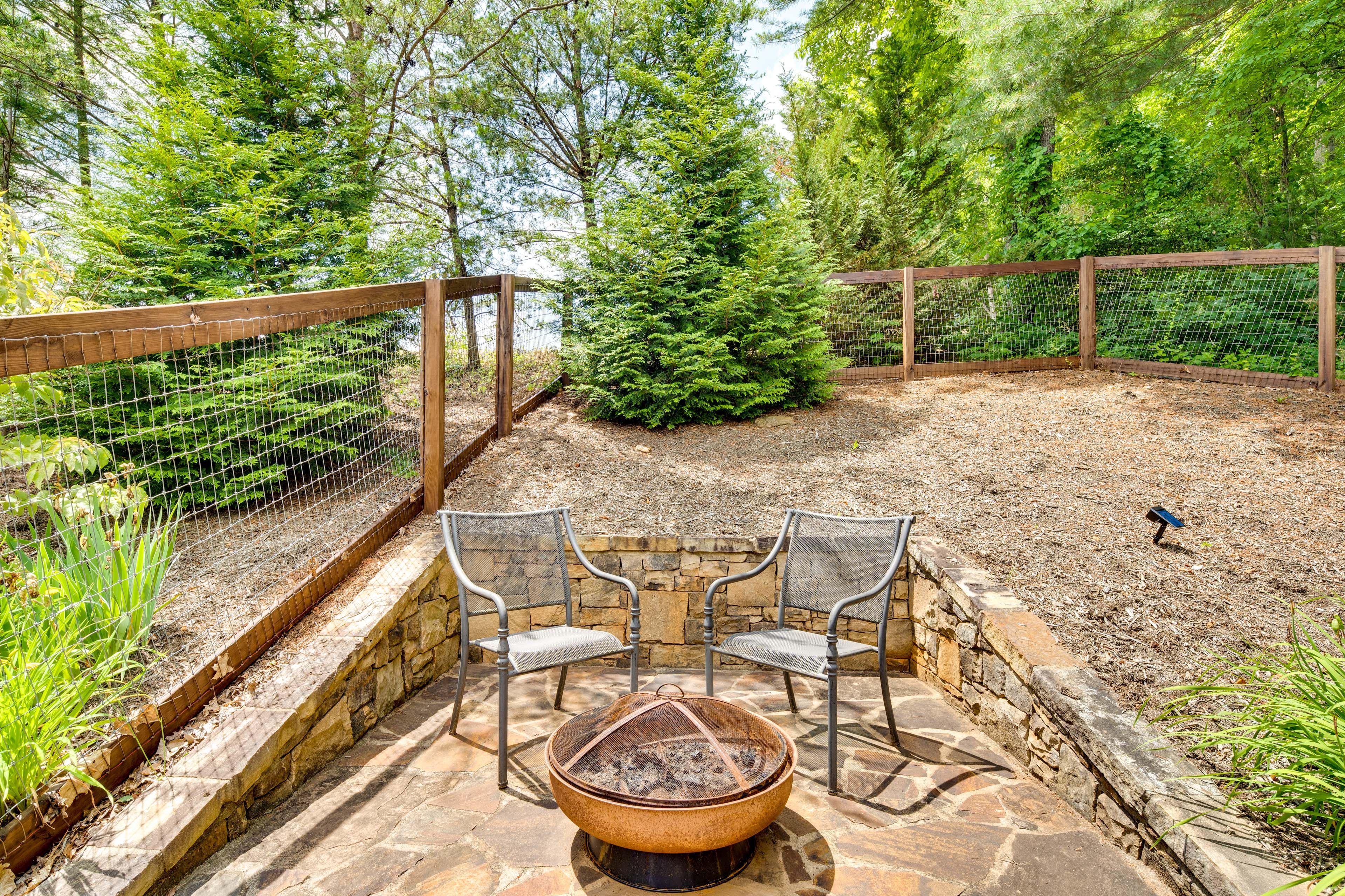 Deck | Fire Pit (Bring Your Own Wood ) | Gas Grill | Mountain View