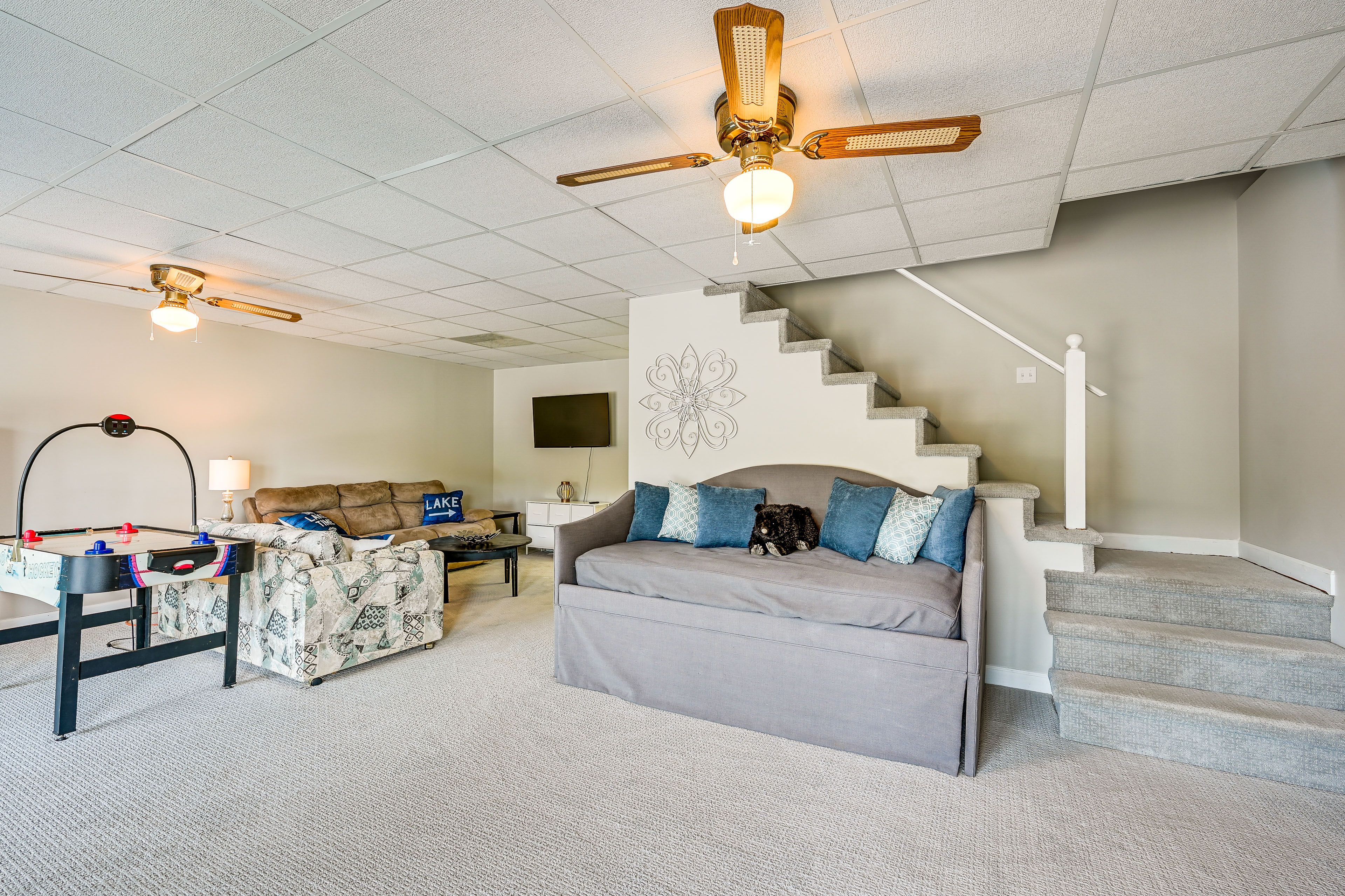 Living Room | Twin Daybed w/ Twin Trundle | Sleeper Sofa | Basement