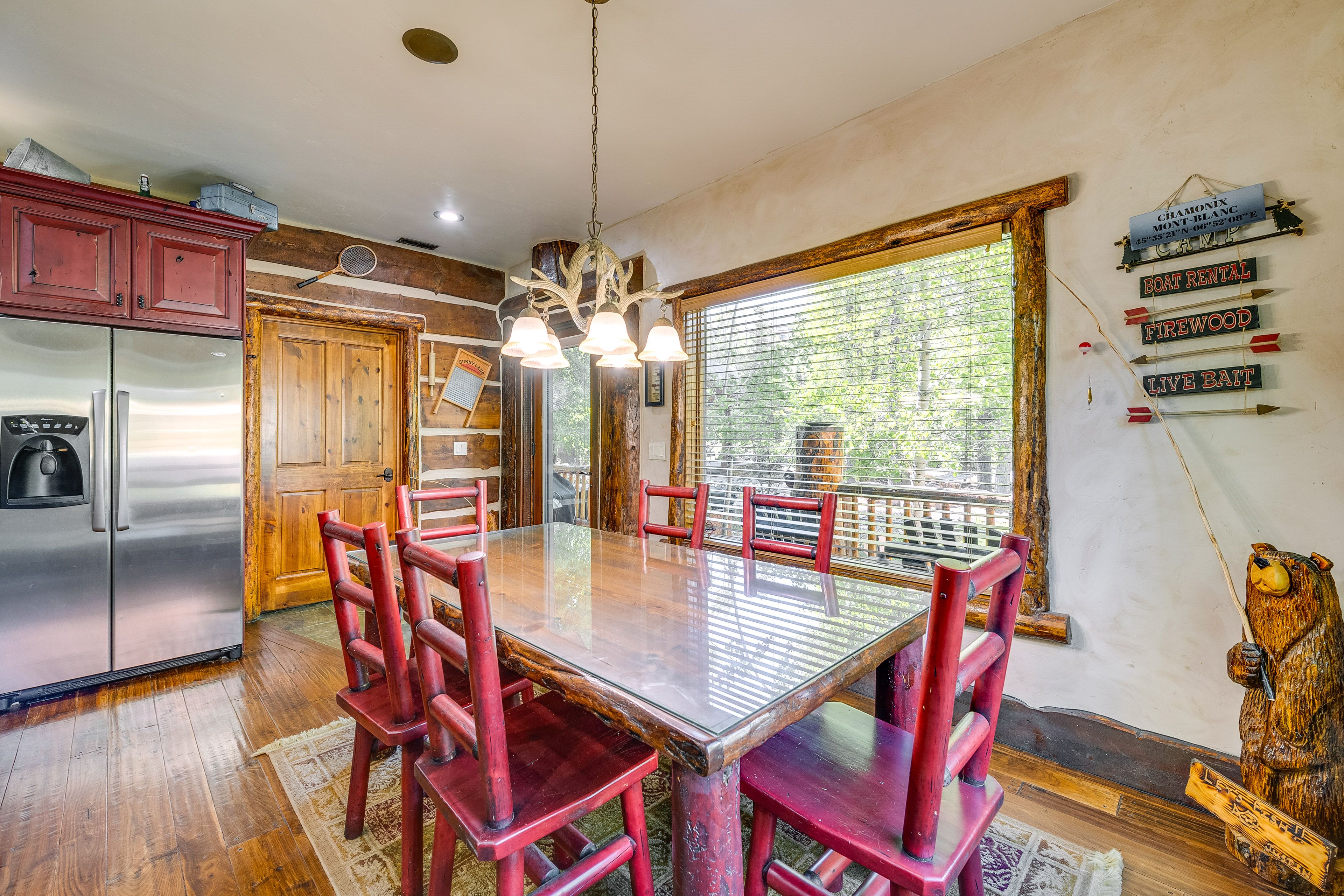 Dining Area | Dishware & Flatware Provided | Central A/C & Heating