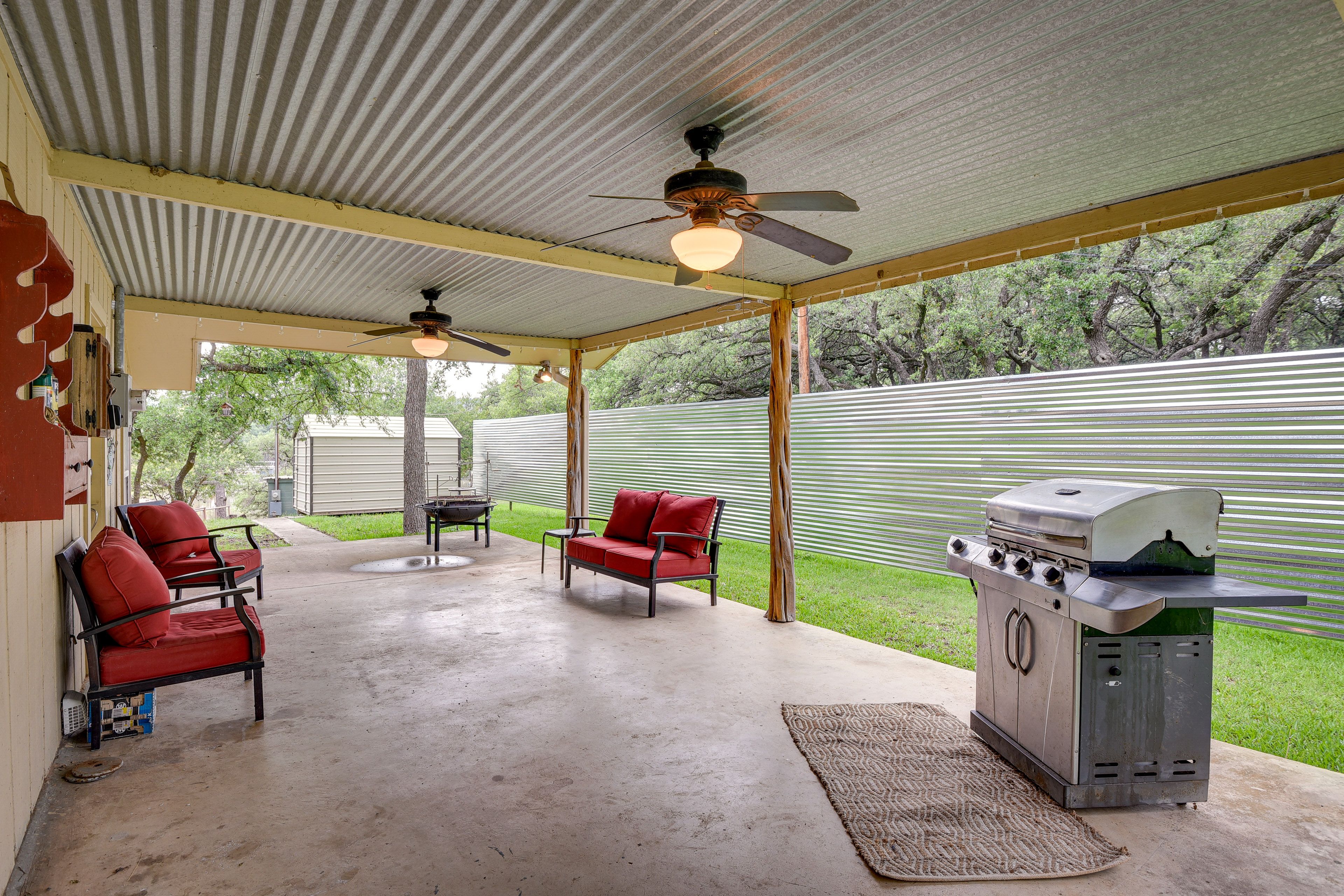Covered Patio | Gas Grill | Outdoor Seating | Fire Pit