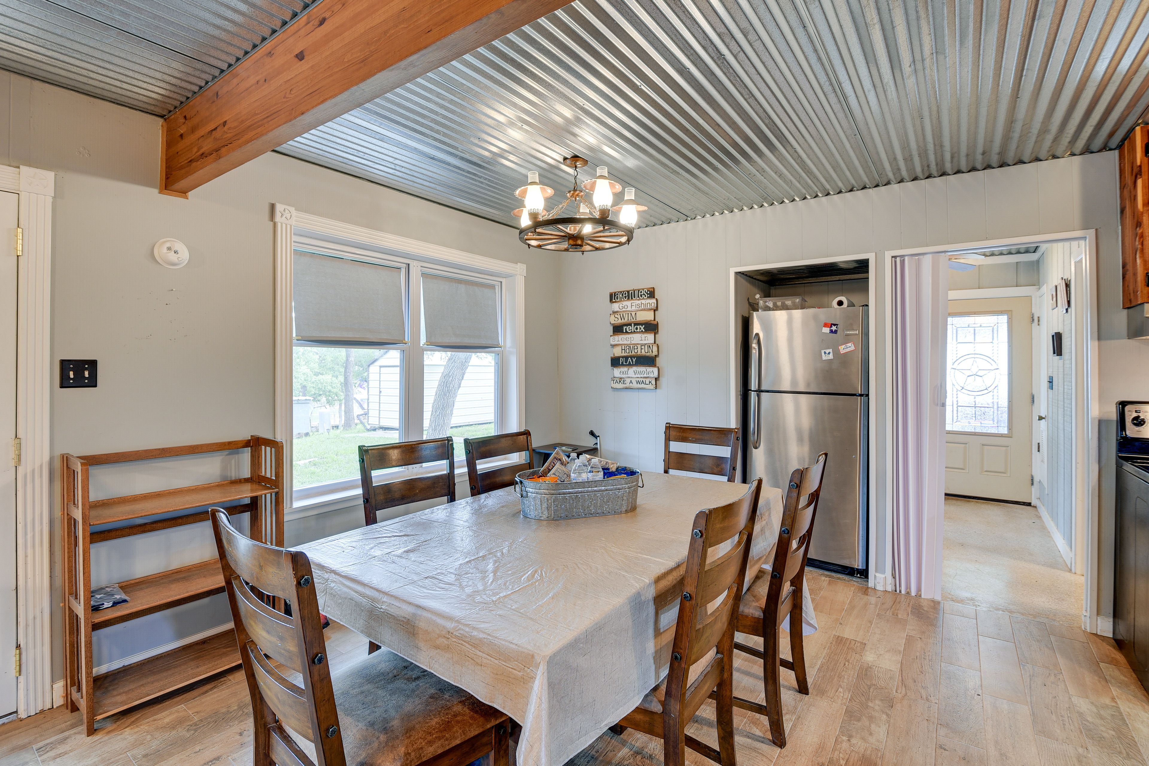 Dining Area | Dishware & Flatware Provided