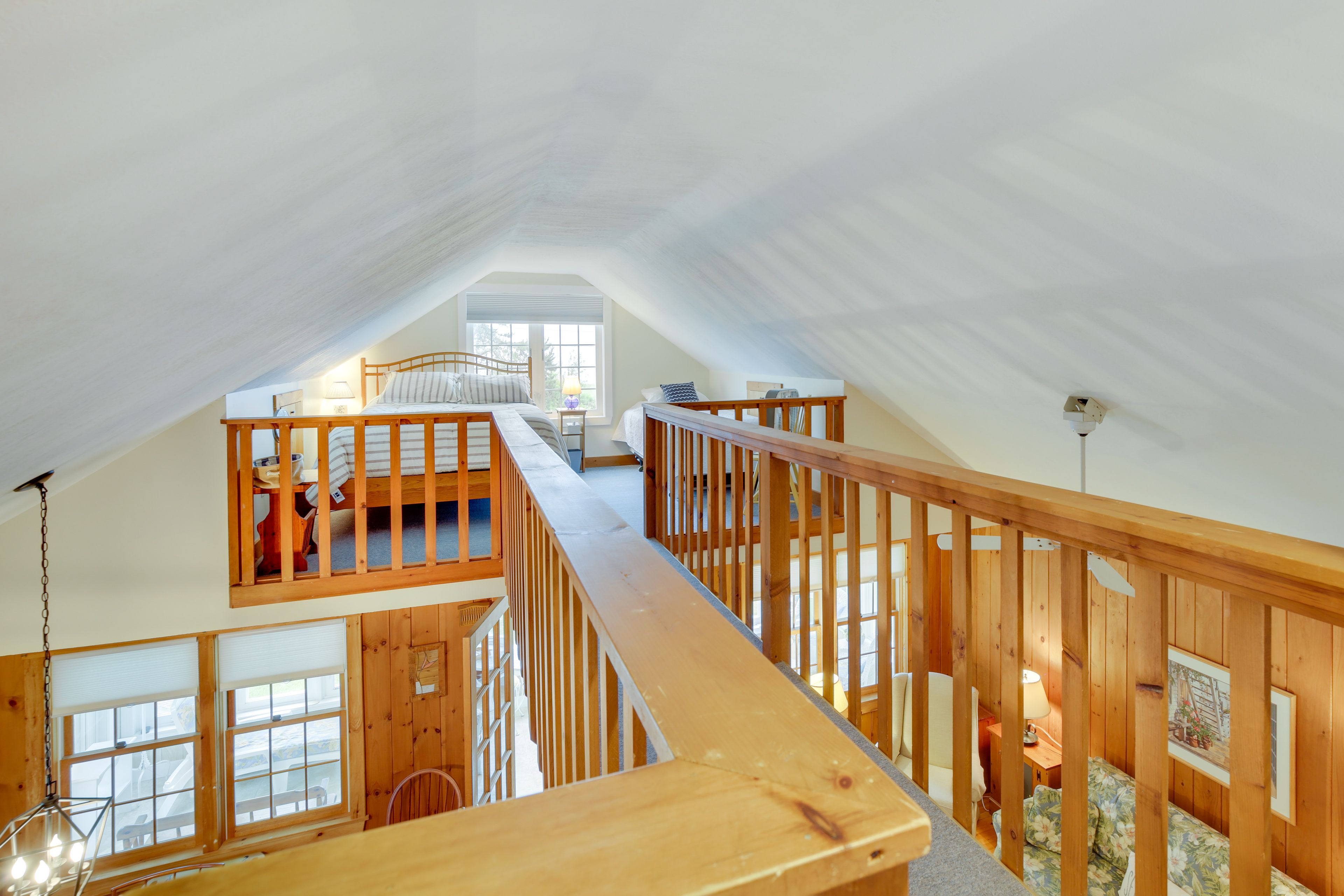 Loft | Queen Bed | Twin Bed