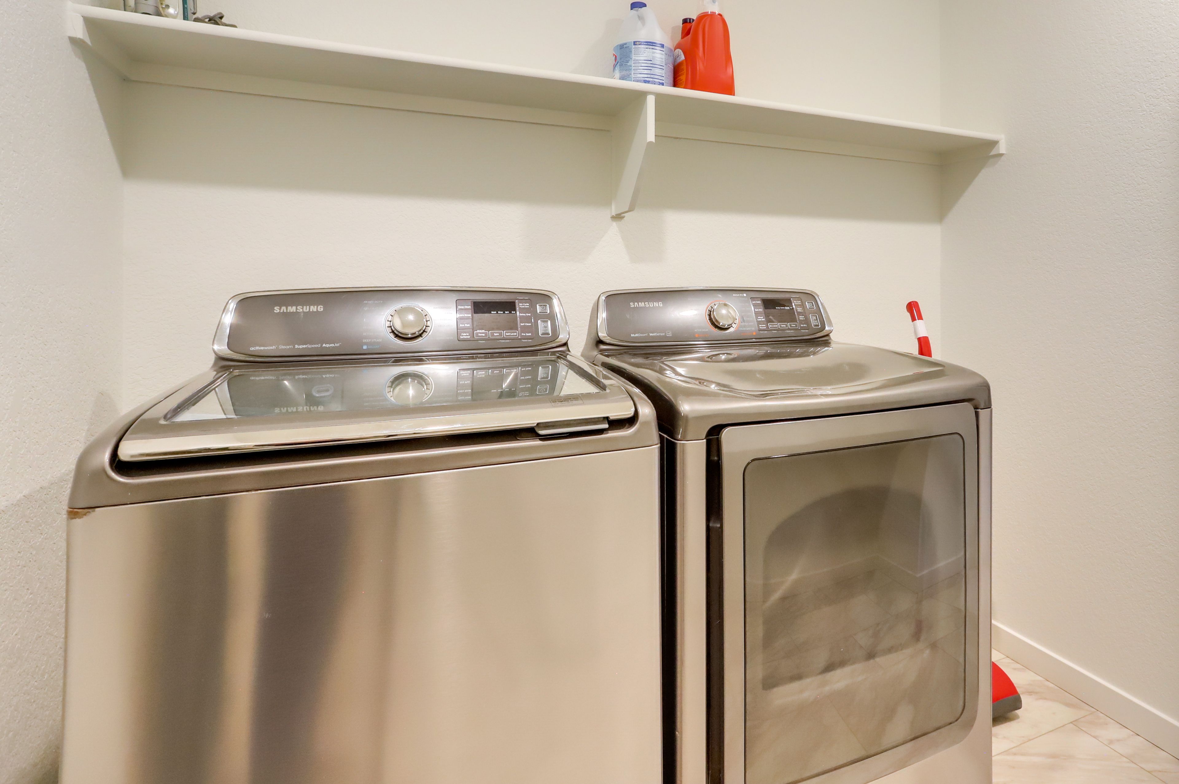 Laundry | Iron/Board