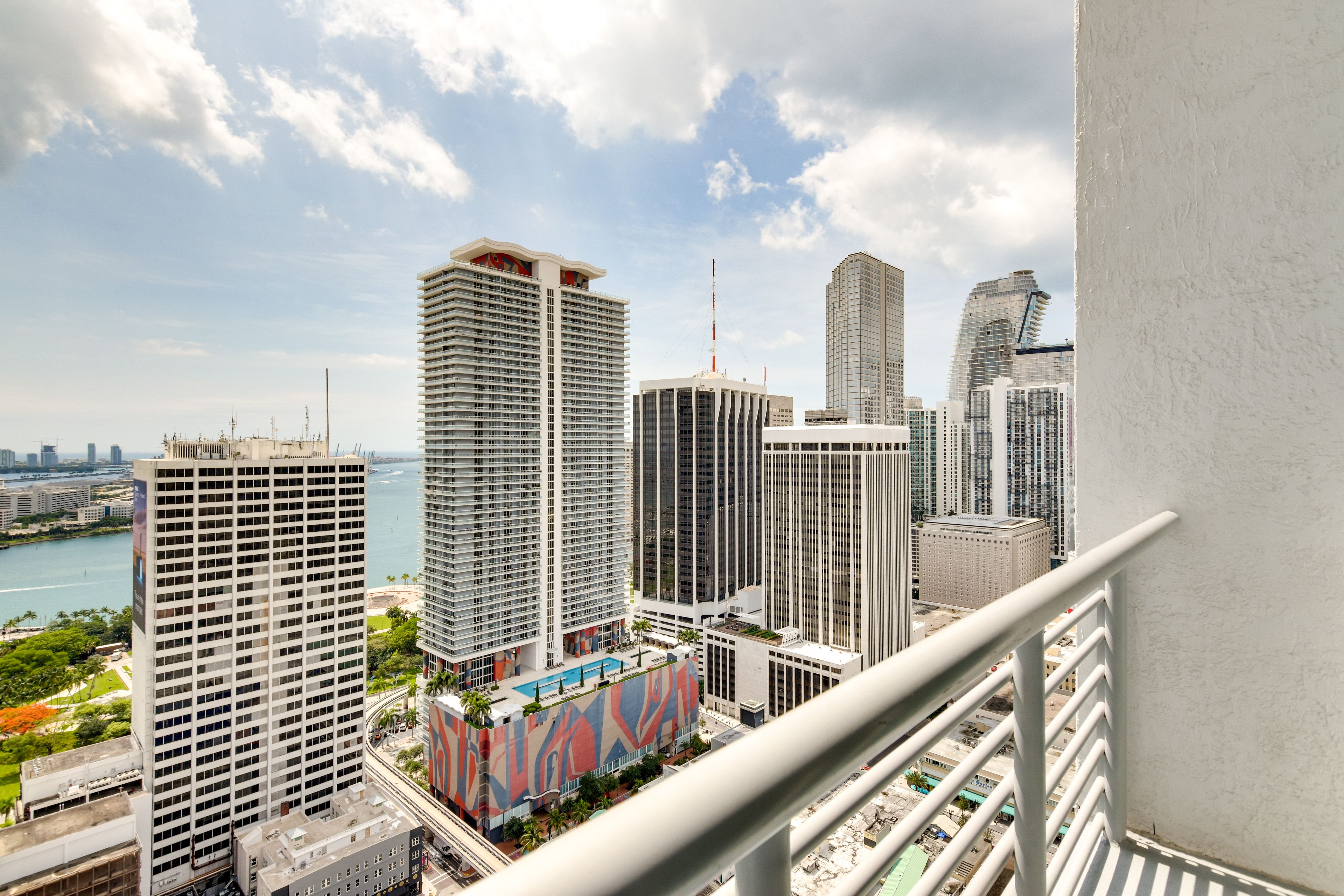 33rd-Floor Unit | Bay Views