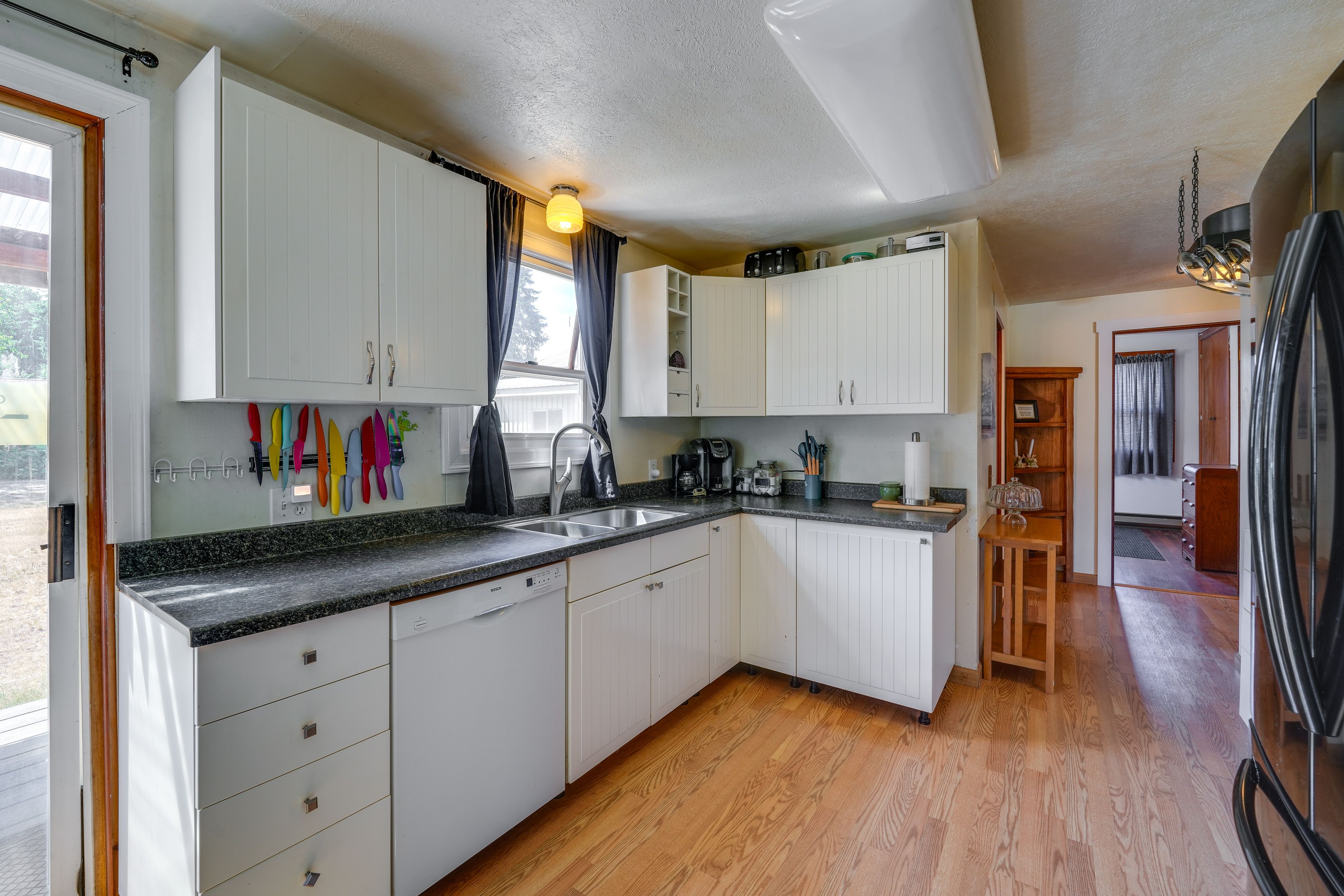 Kitchen | Coffee Maker | Dishware & Flatware