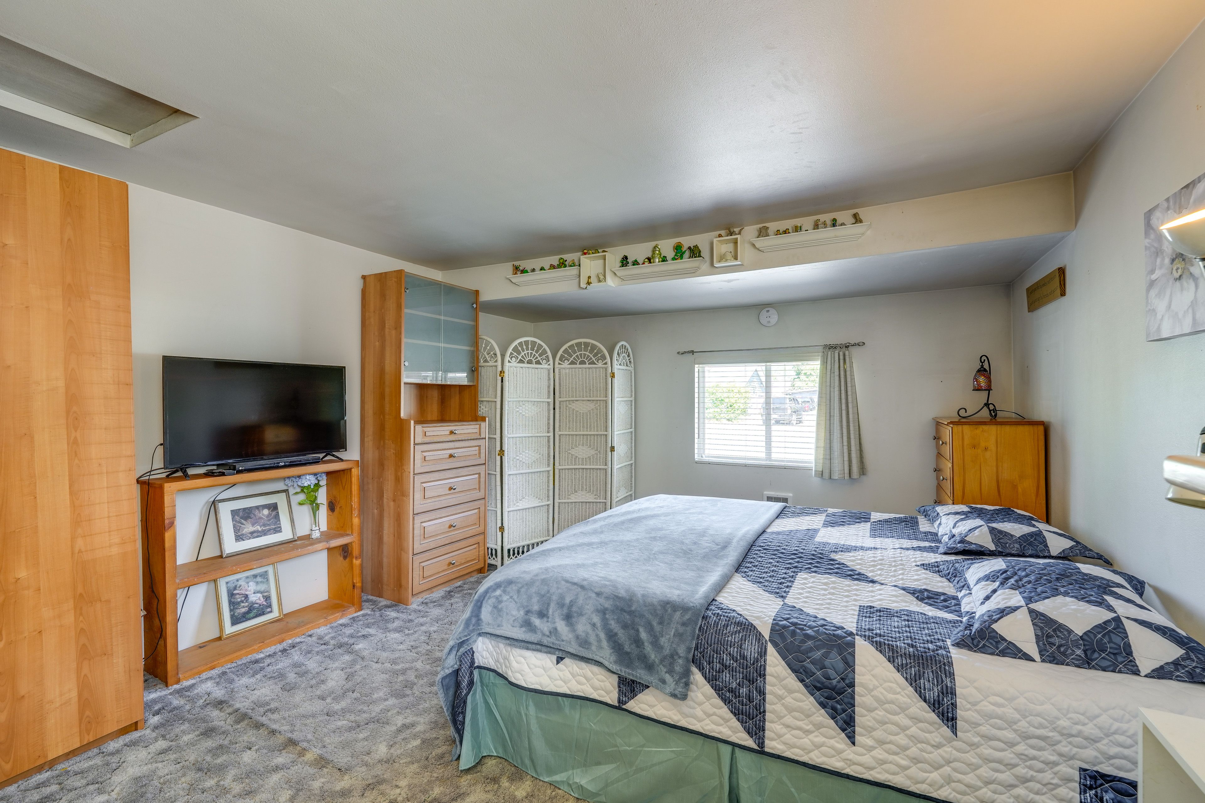 Bedroom 1 | California King Bed | En-Suite Bathroom