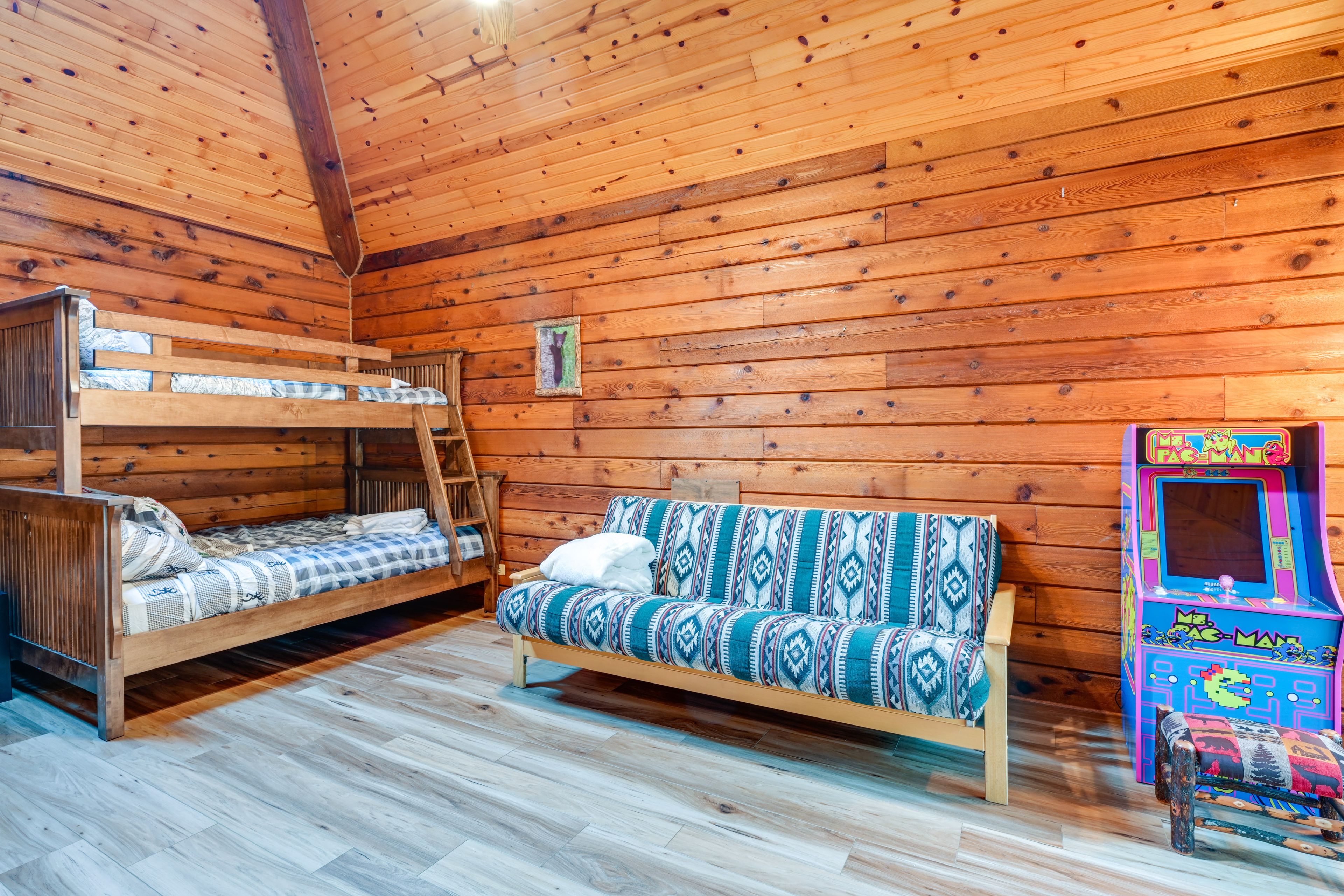 Bedroom 4 | Upper Level | Twin/Full Bunk Bed | Full Futon | Arcade Game
