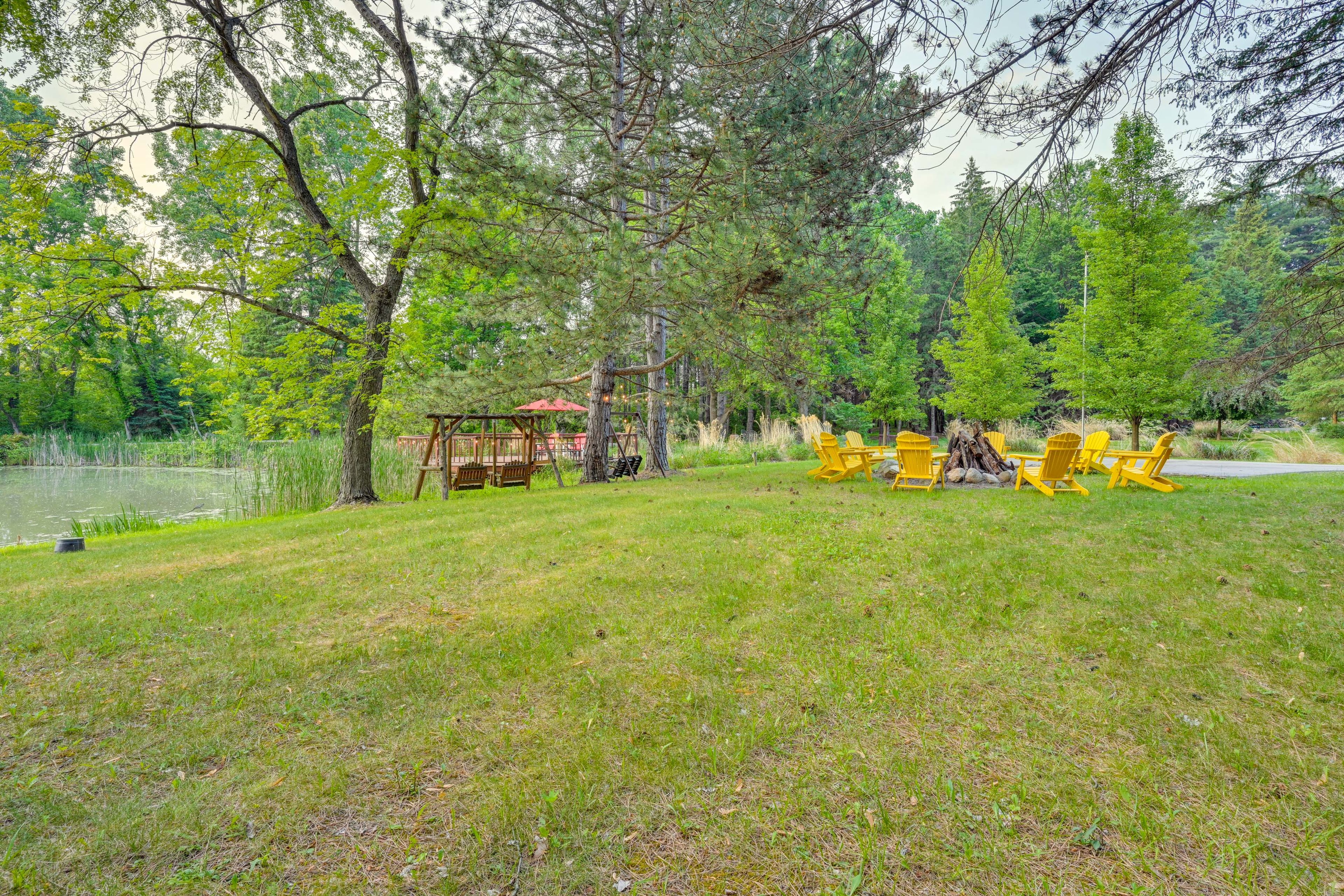 Open Yard | 23 Acres | Bicycles | Beach Chairs