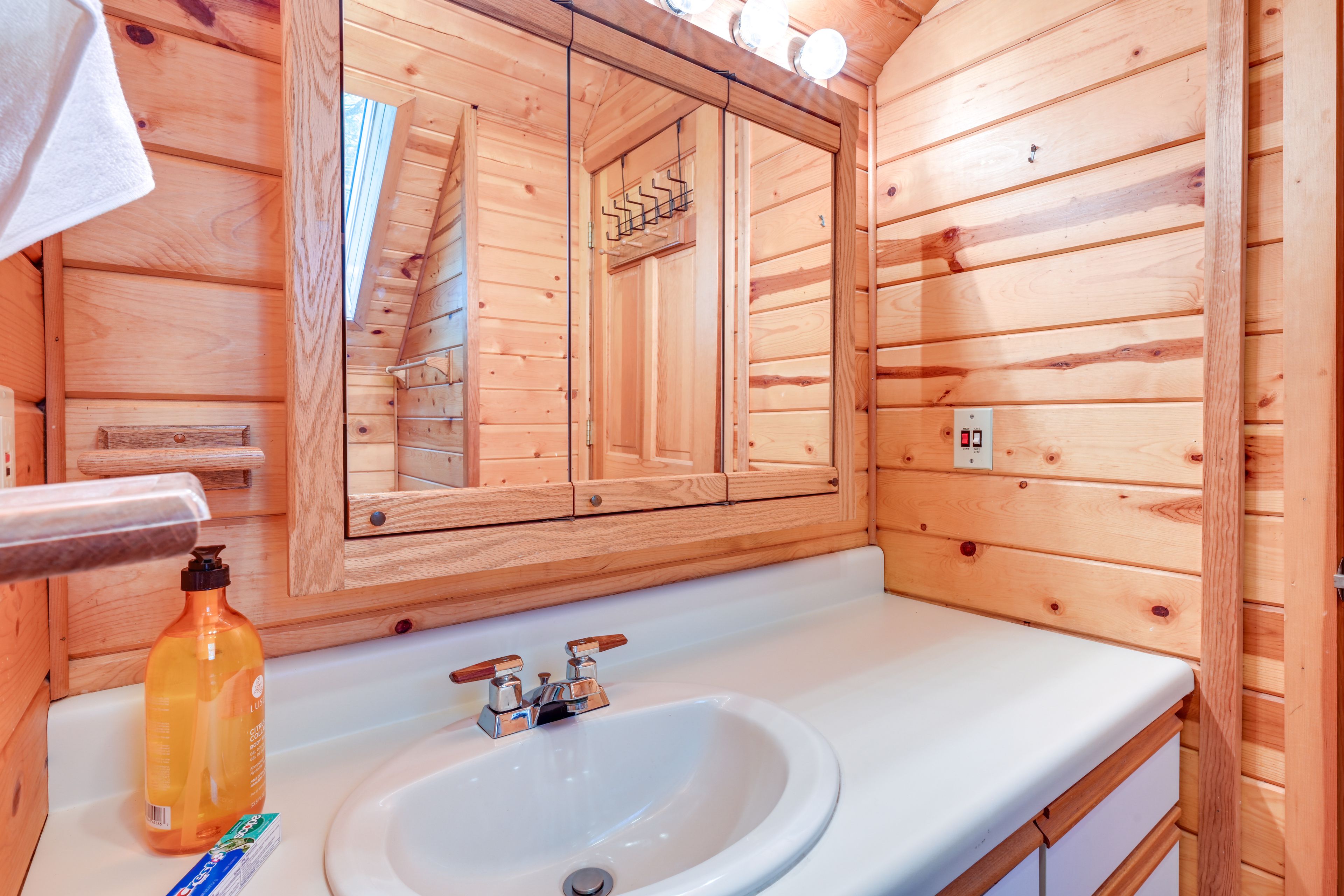 Full Bathroom