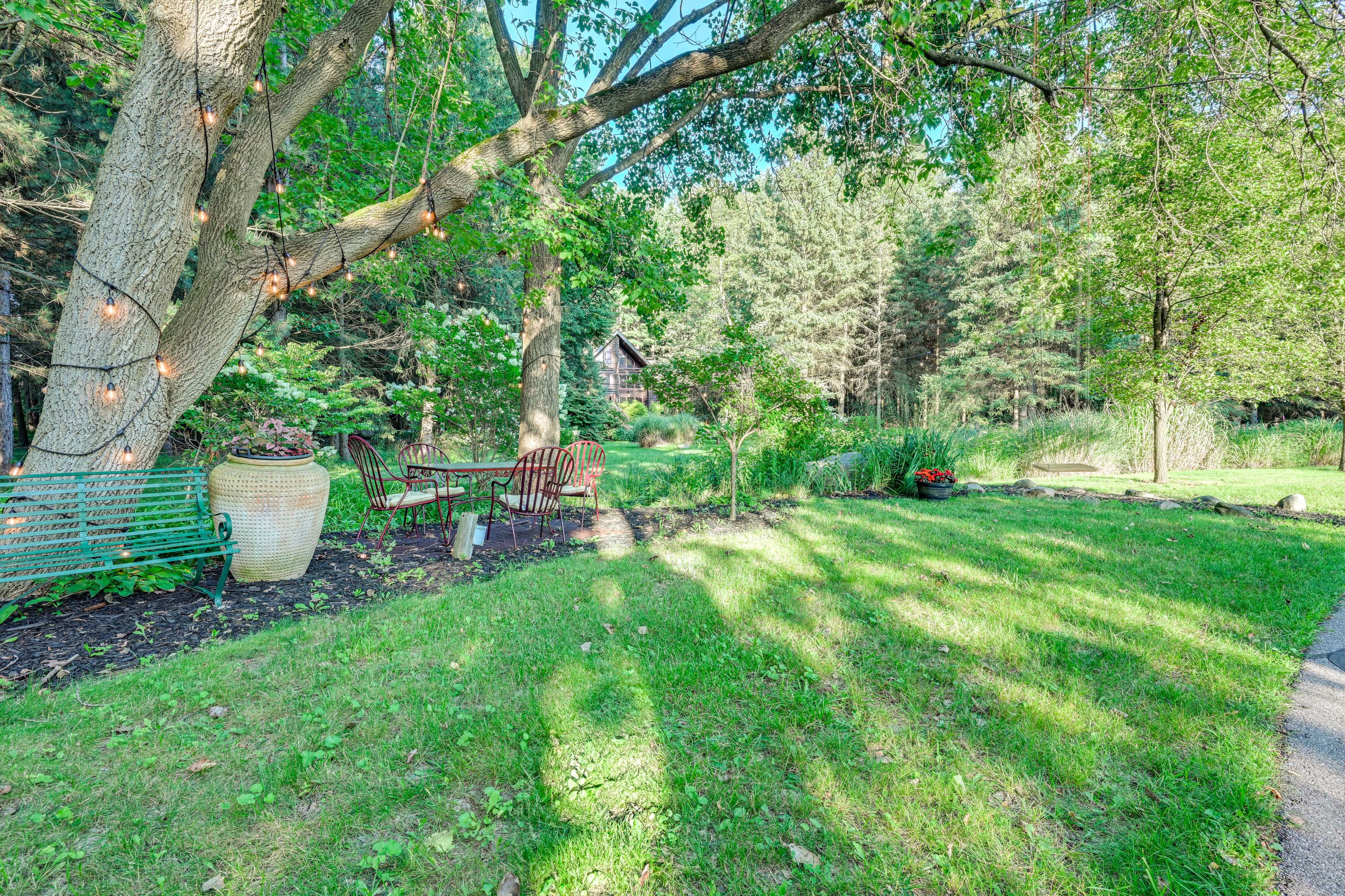 Open Yard | 23 Acres | Bicycles | Fire Pit
