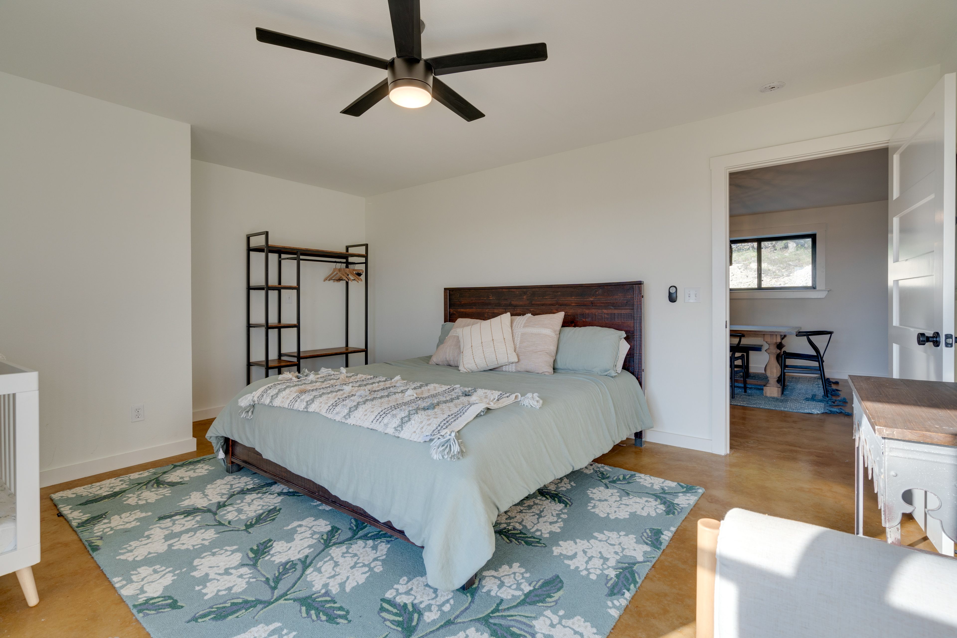 Bedroom 1 | King Bed | Crib