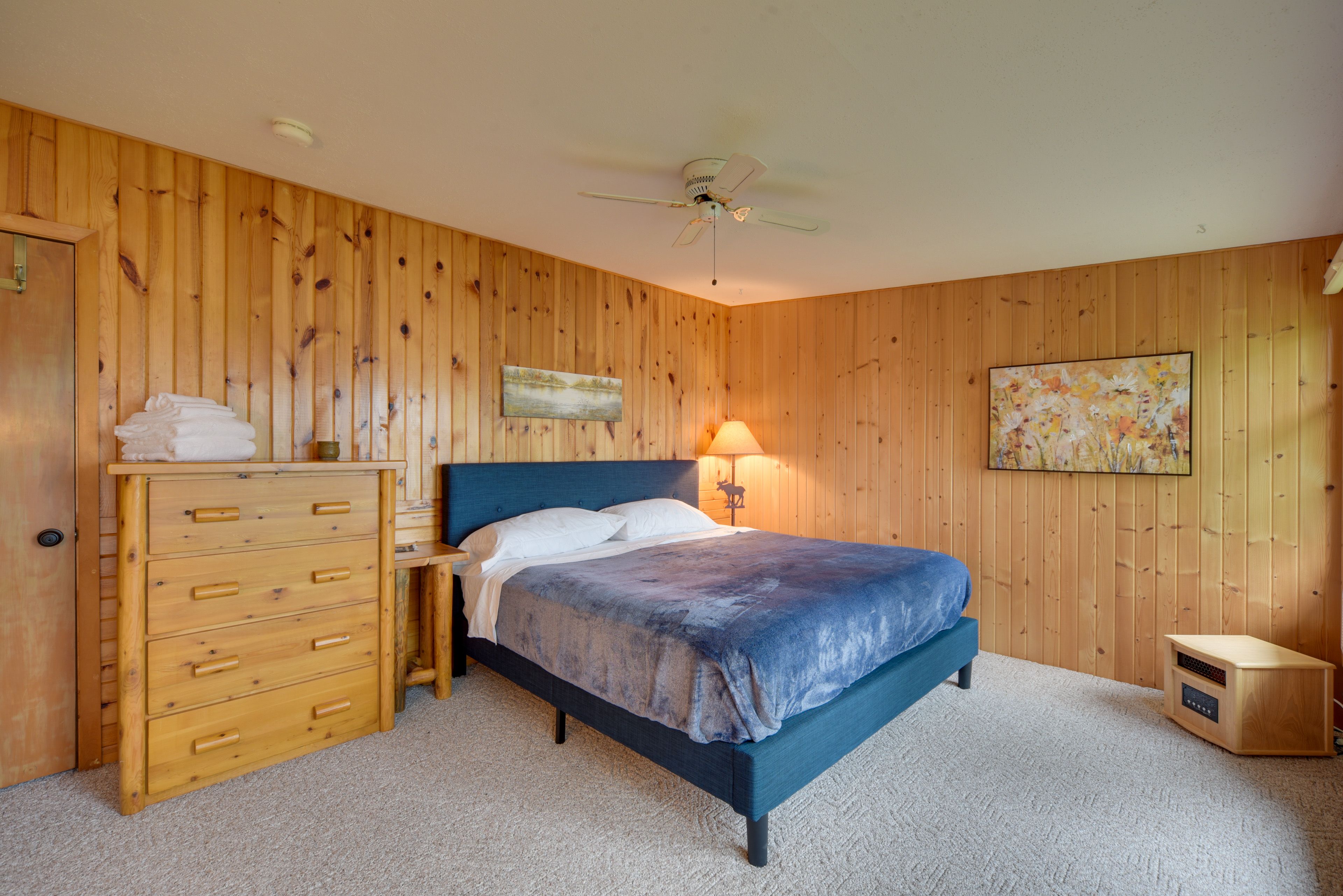 Bedroom 1 | King Bed | Flat-Screen TV | Main Floor