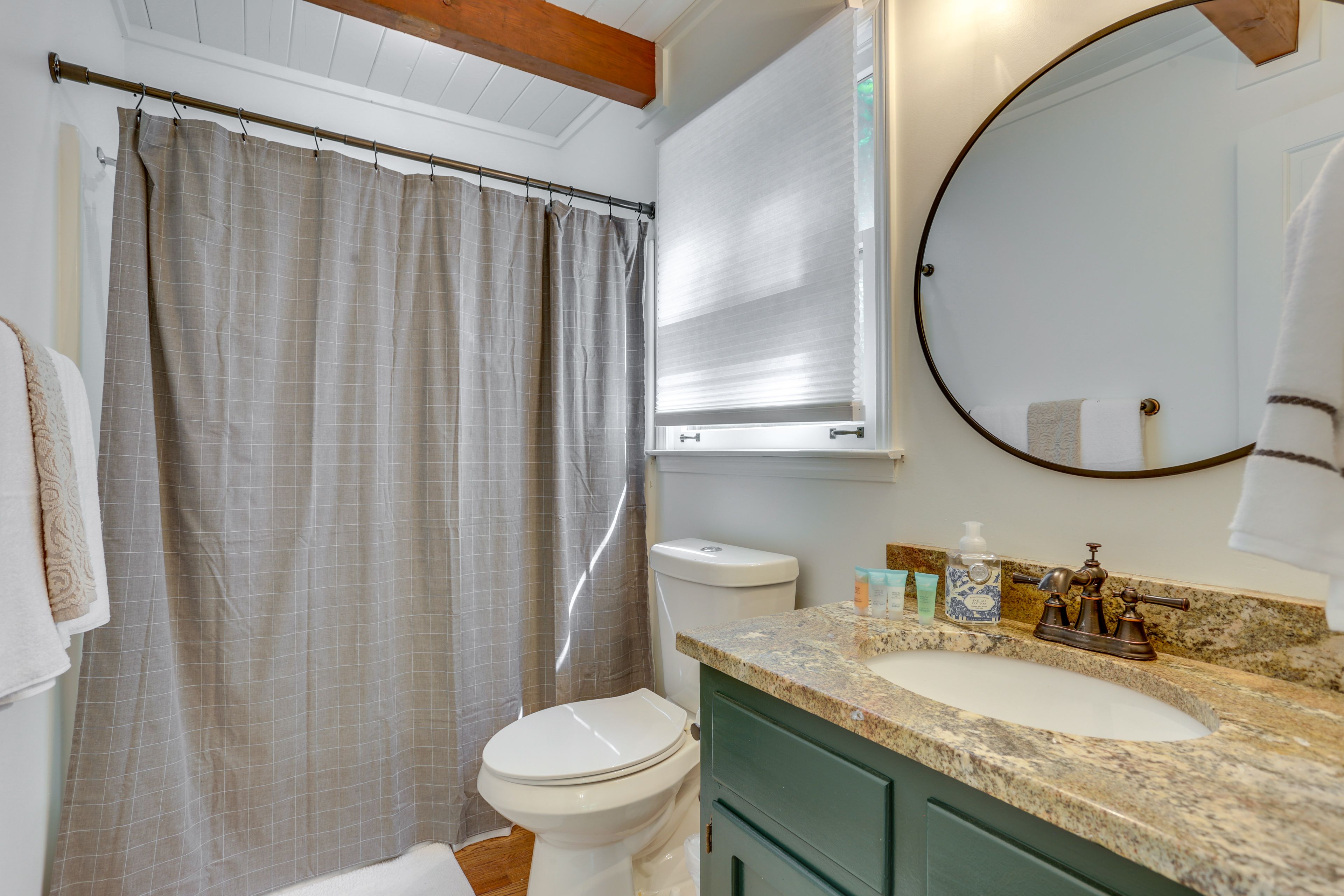 Bathroom | Towels Provided