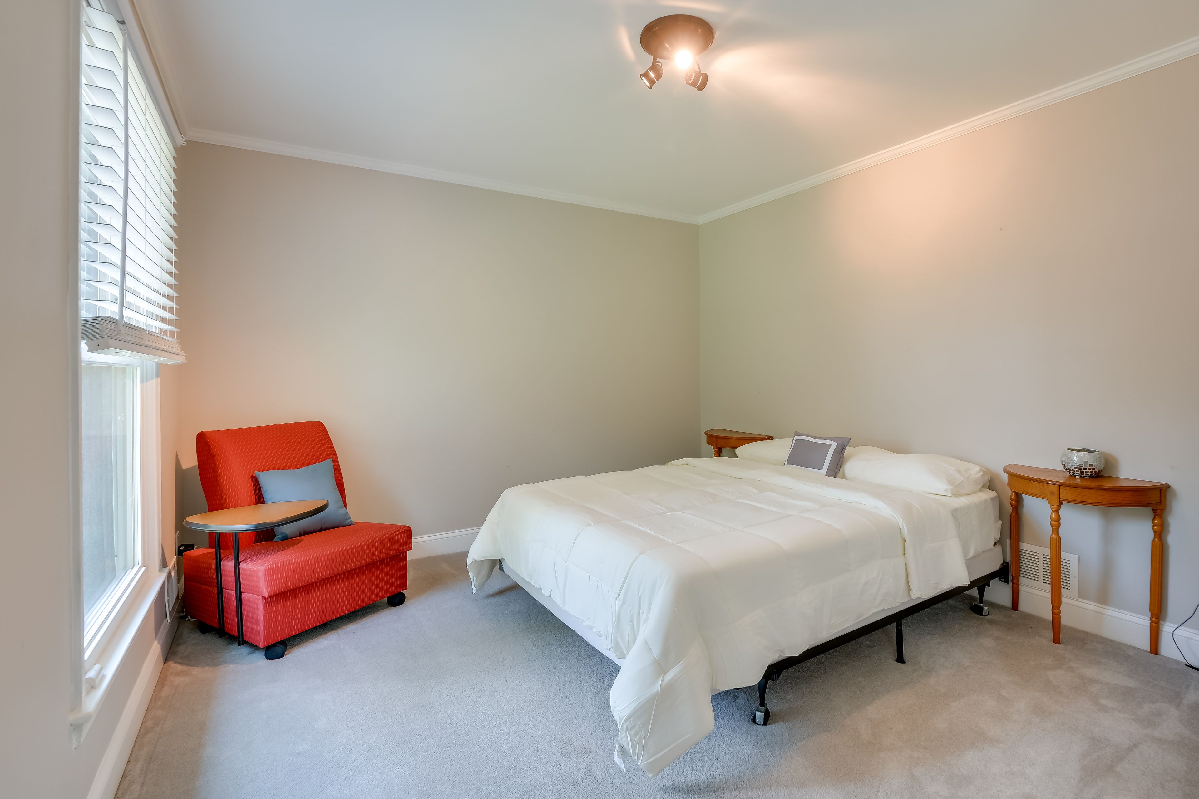 Bedroom 5 | Queen Bed