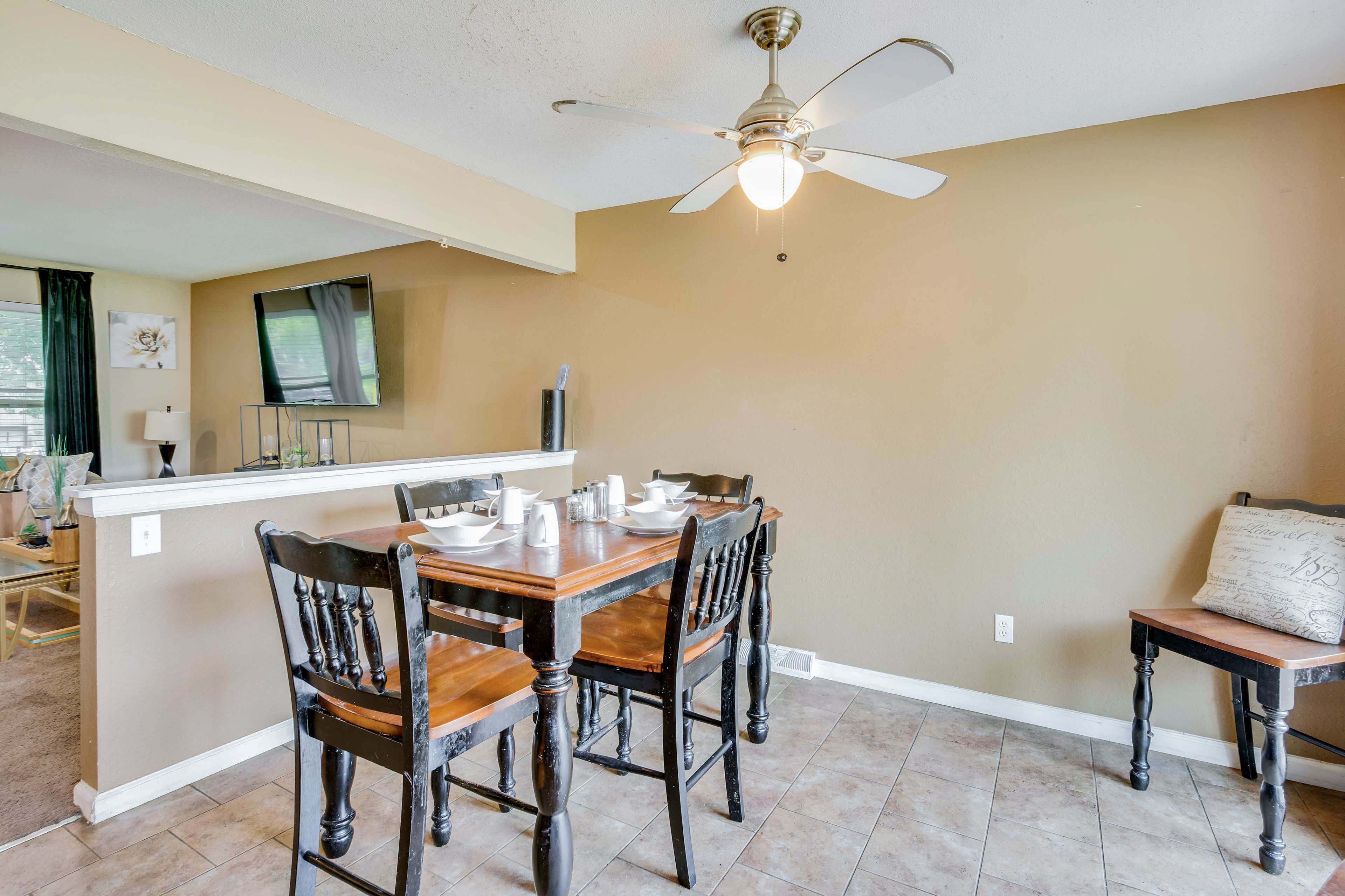 Dining Area | Dining Table | Dishware/Flatware