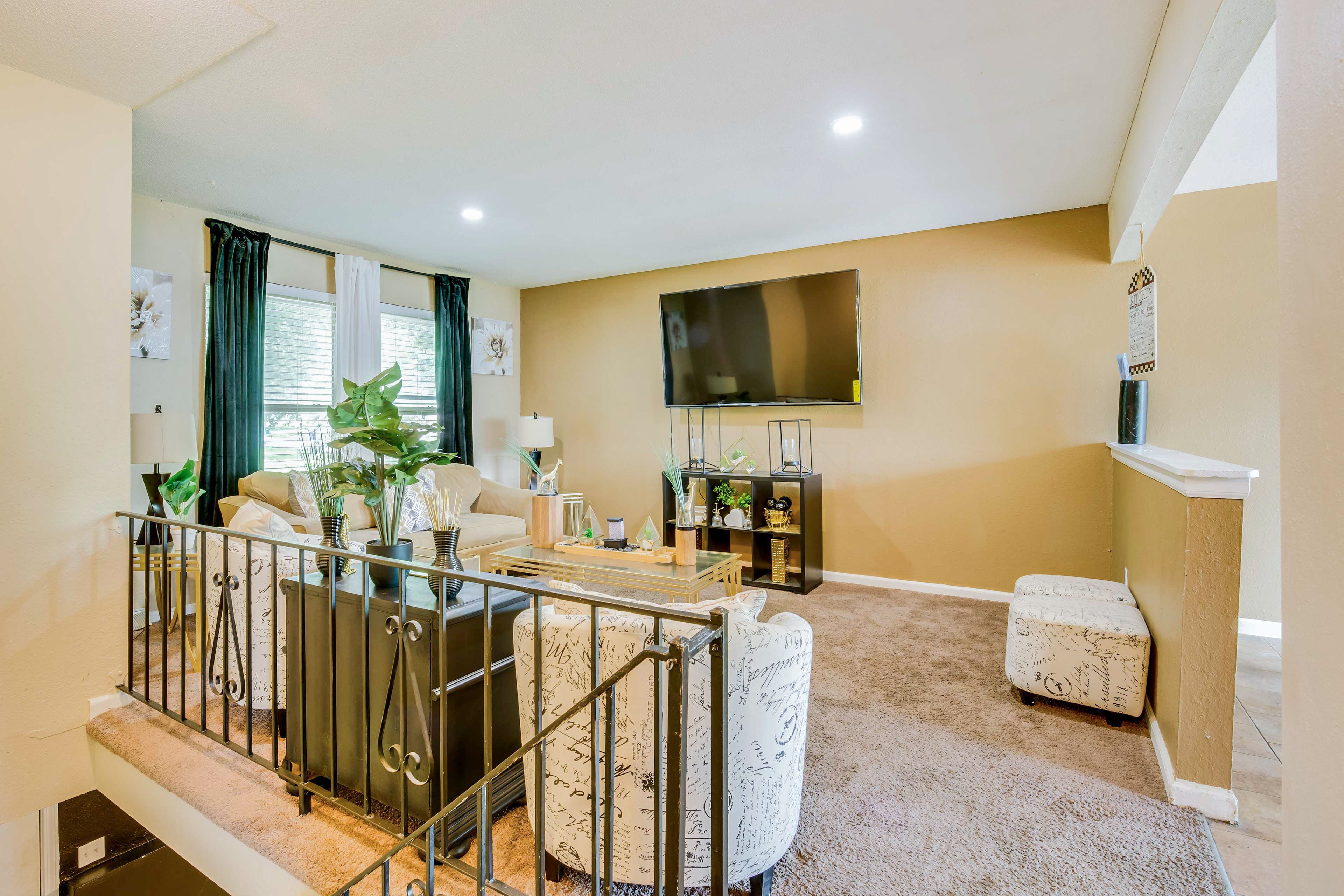 Living Room | Smart TV | Central Heating & A/C | Ceiling Fans | Board Games