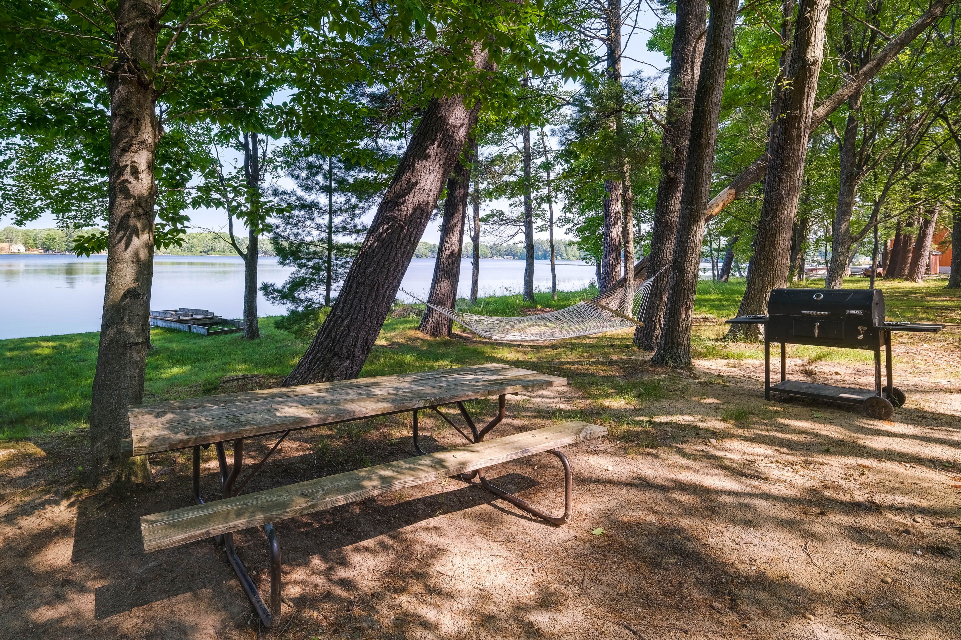 Waterfront Backyard | Charcoal Grill | Hammock
