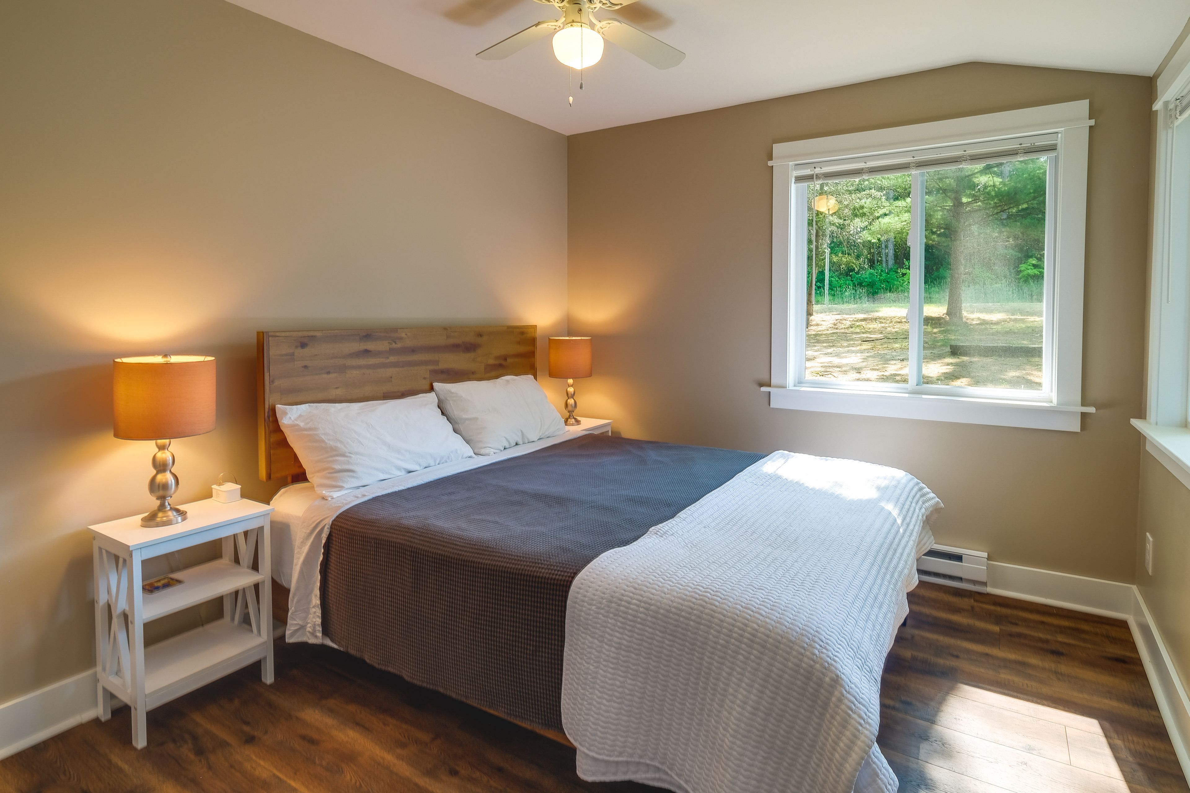 Bedroom 1 | Queen Bed | Linens & Towels