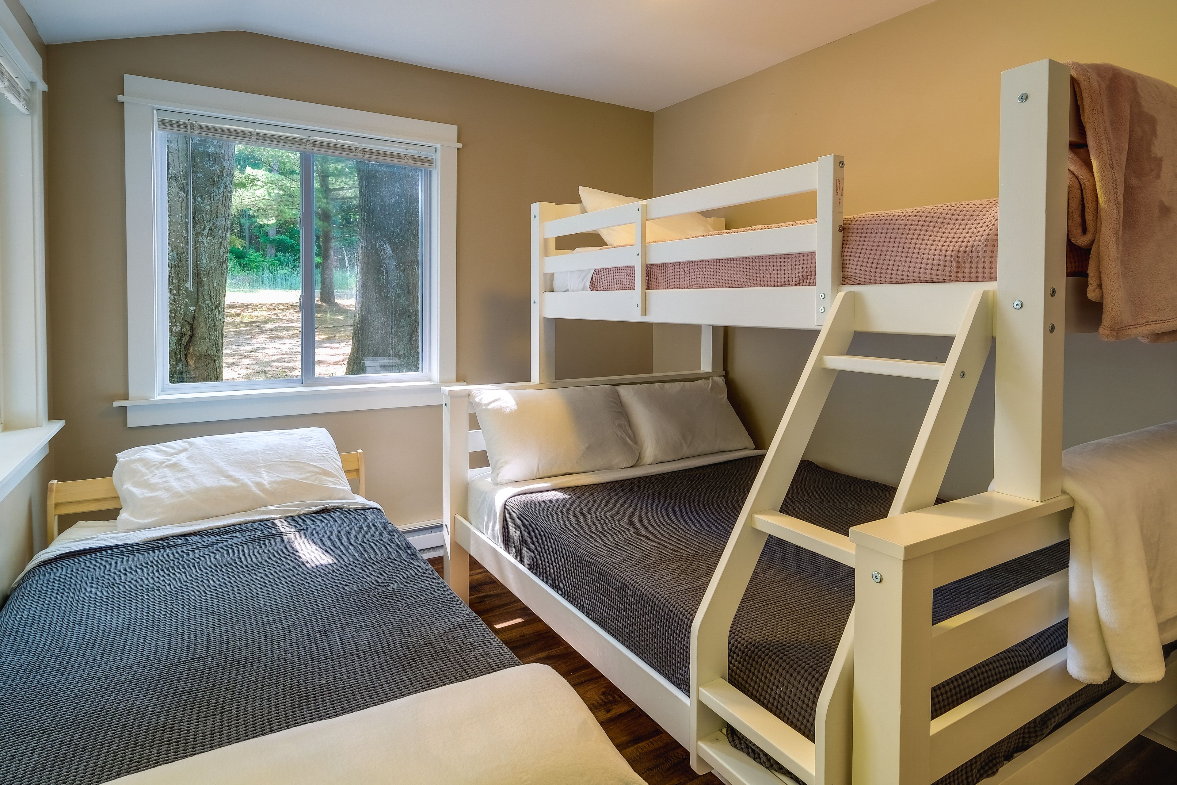 Bedroom 2 | Twin/Full Bunk Bed | Twin Bed