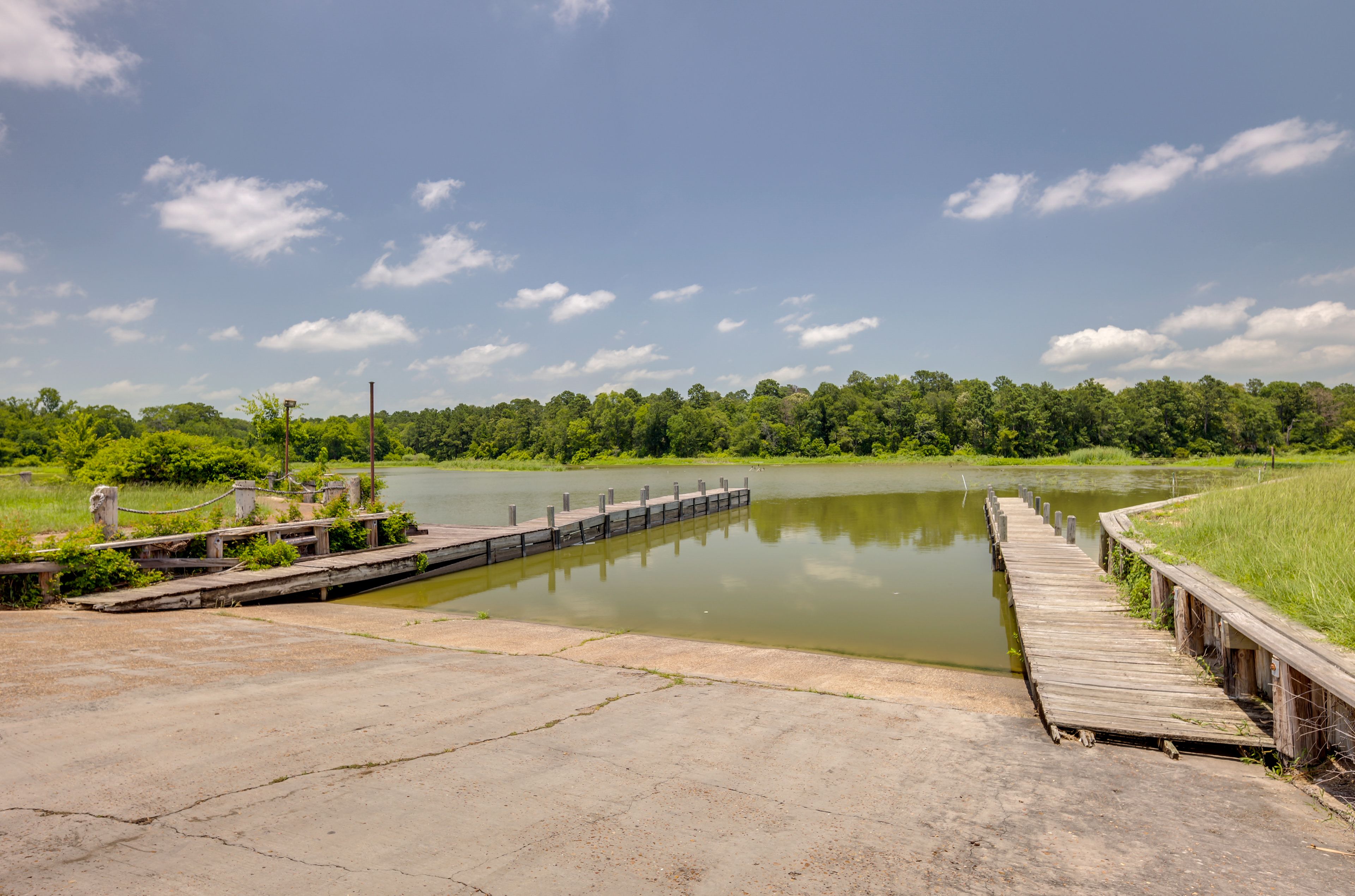 Community Boat Launch w/ Docks