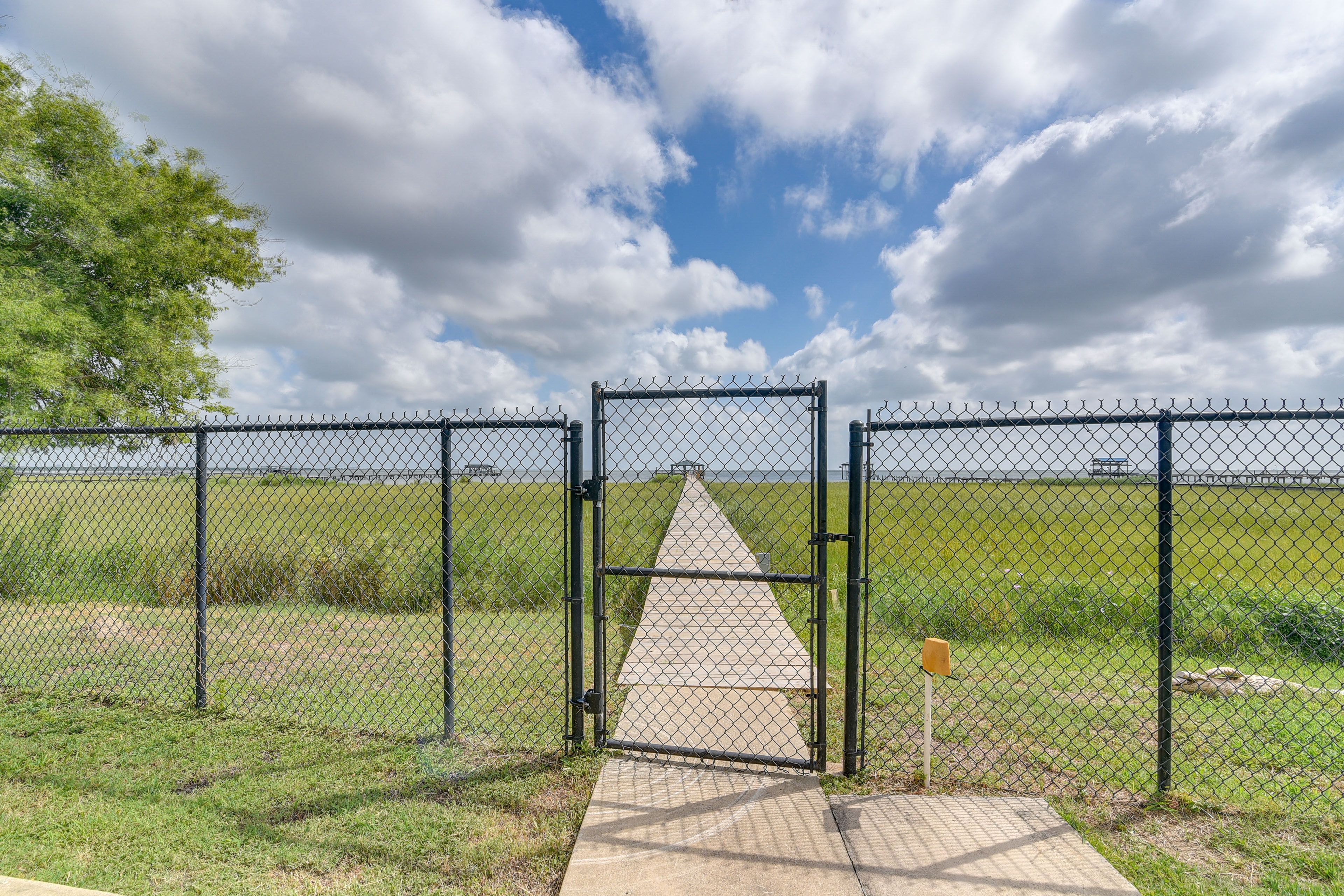 Gate | Lake Pathway