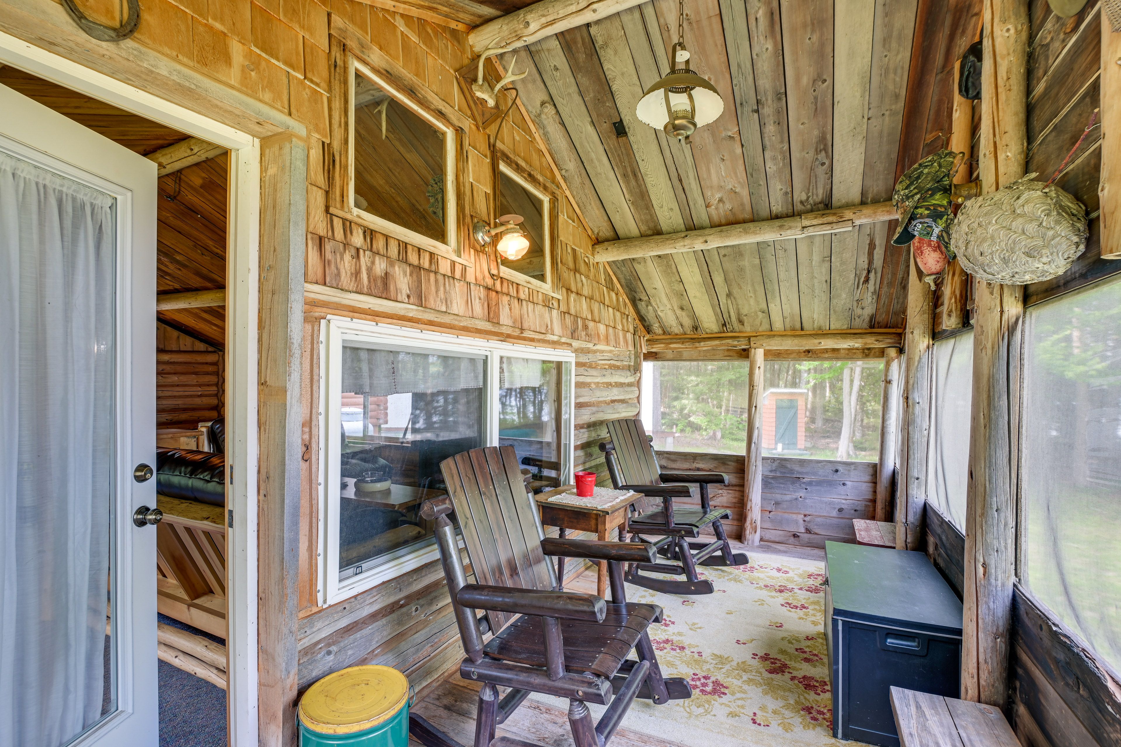 Screened Porch | Lake View