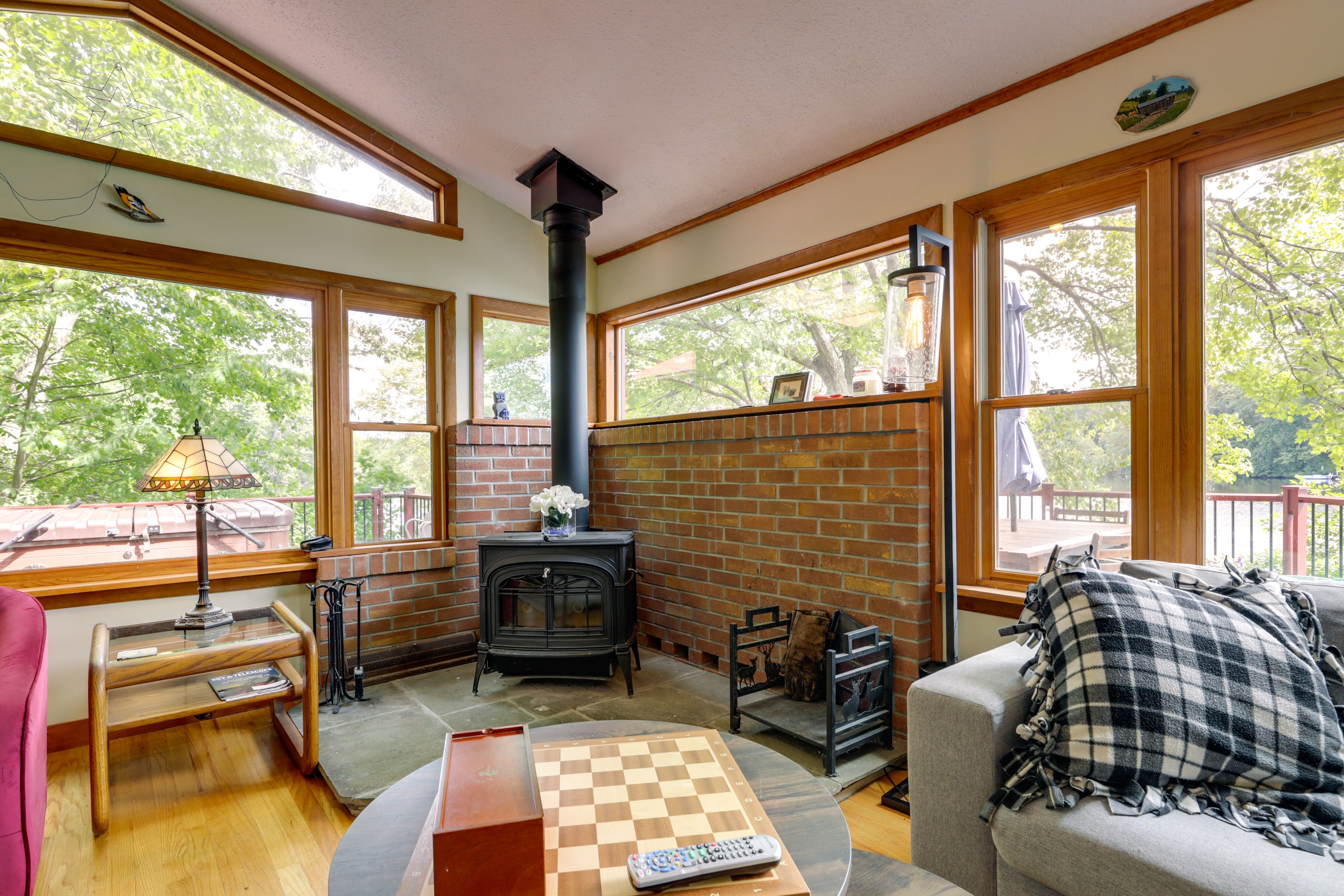 Living Room | Smart TV | Central A/C