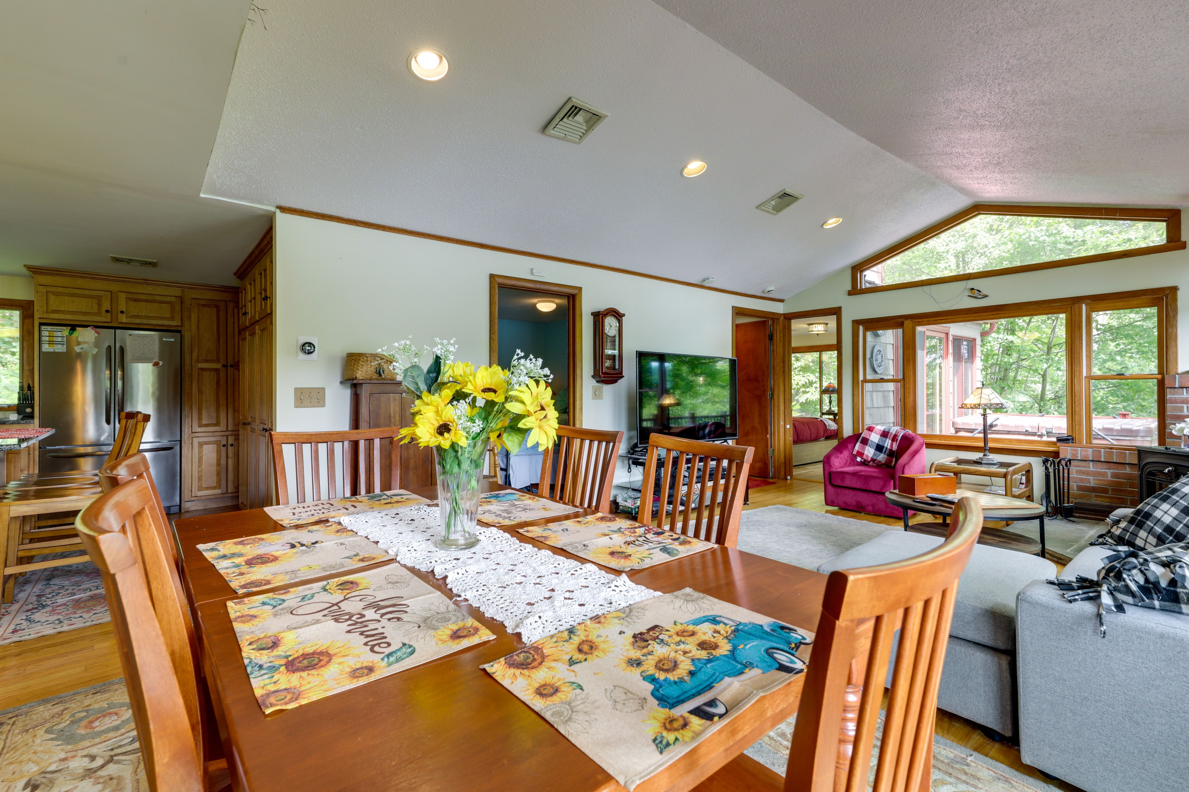 Dining Area | Dishware & Flatware
