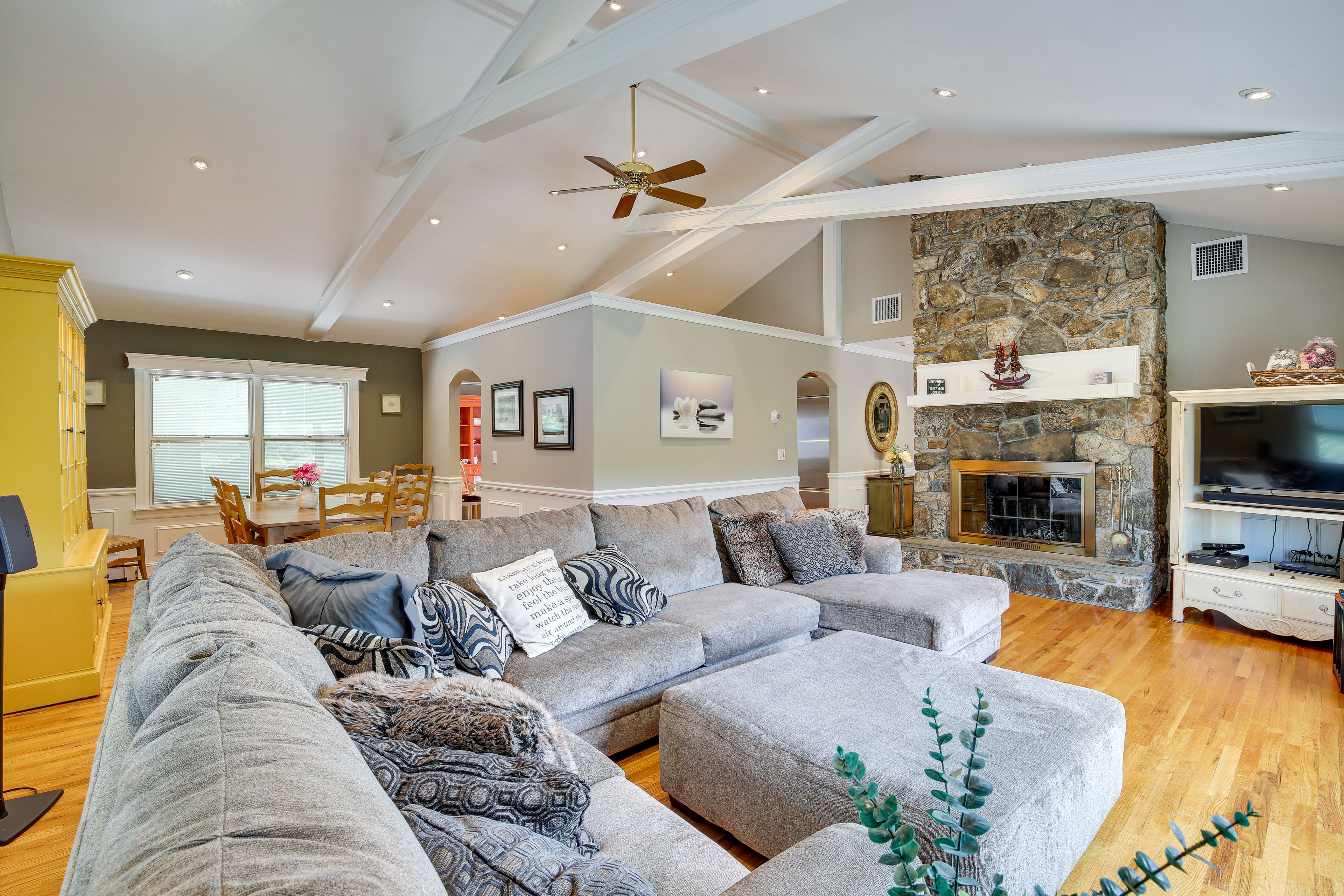 Living Room | Sleeper Sofa