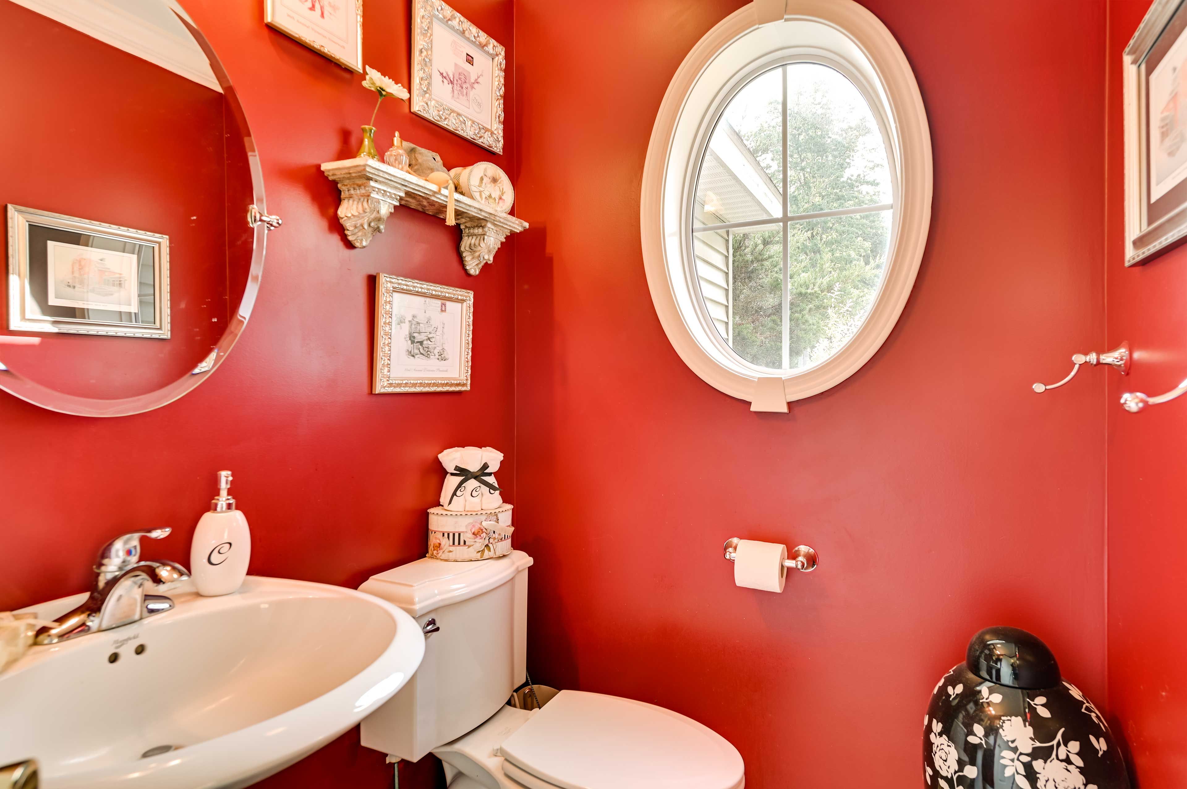 Half Bathroom | 1st Floor