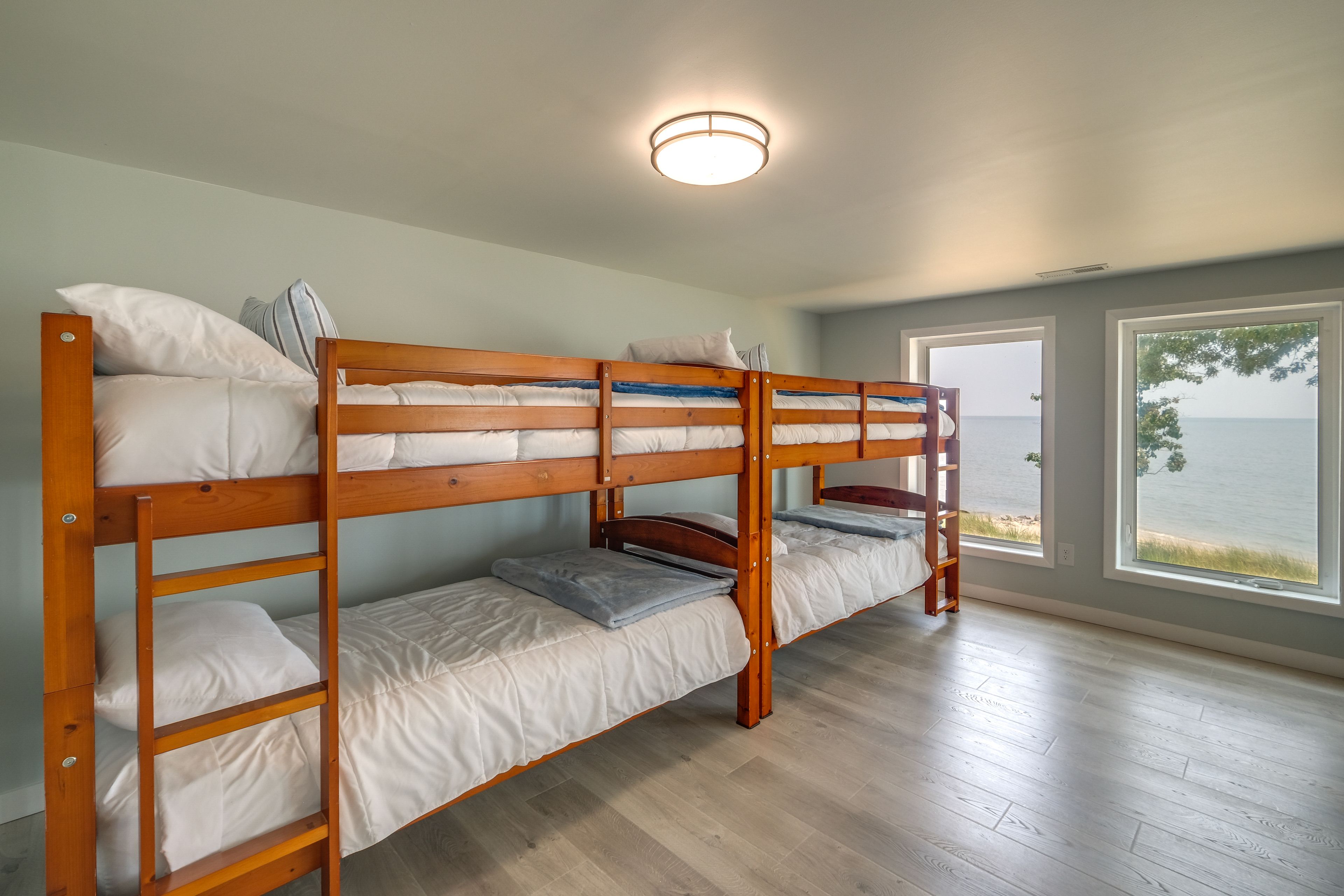 Loft | 2 Twin Bunk Beds