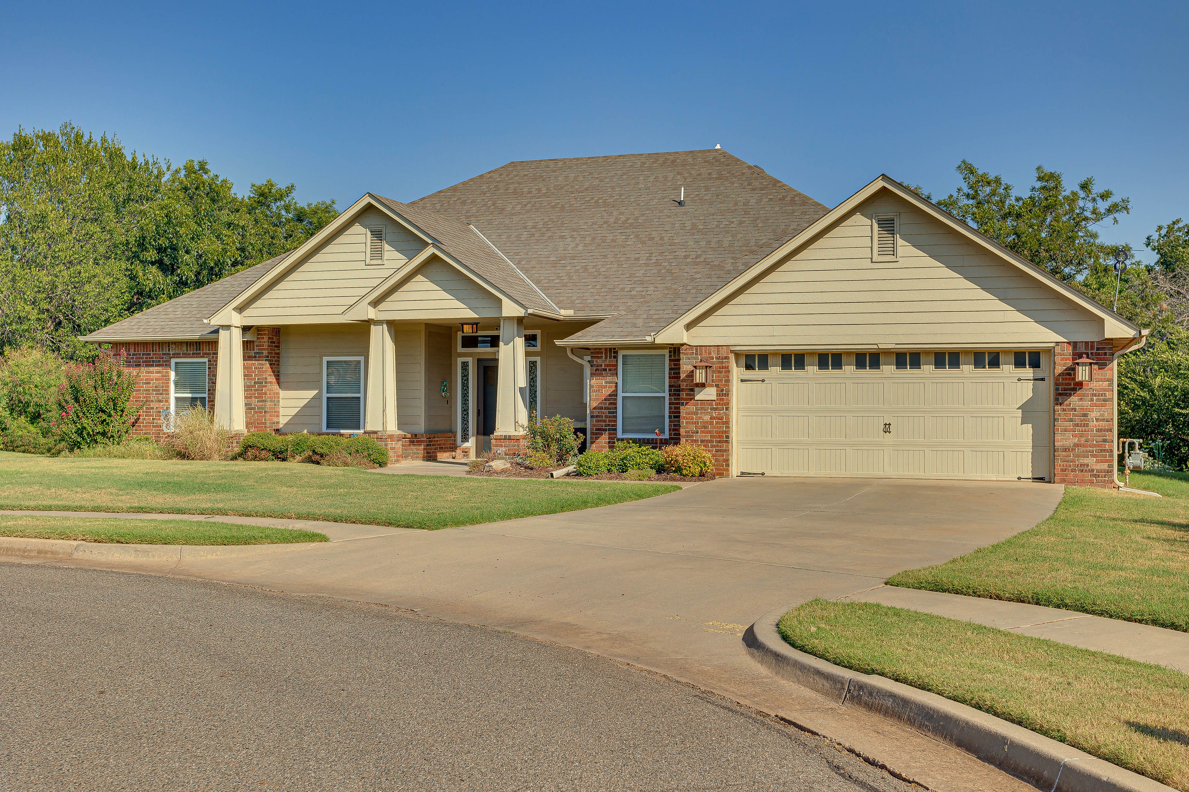 Parking | Driveway (4 Vehicles) | Street Parking | No Garage Access