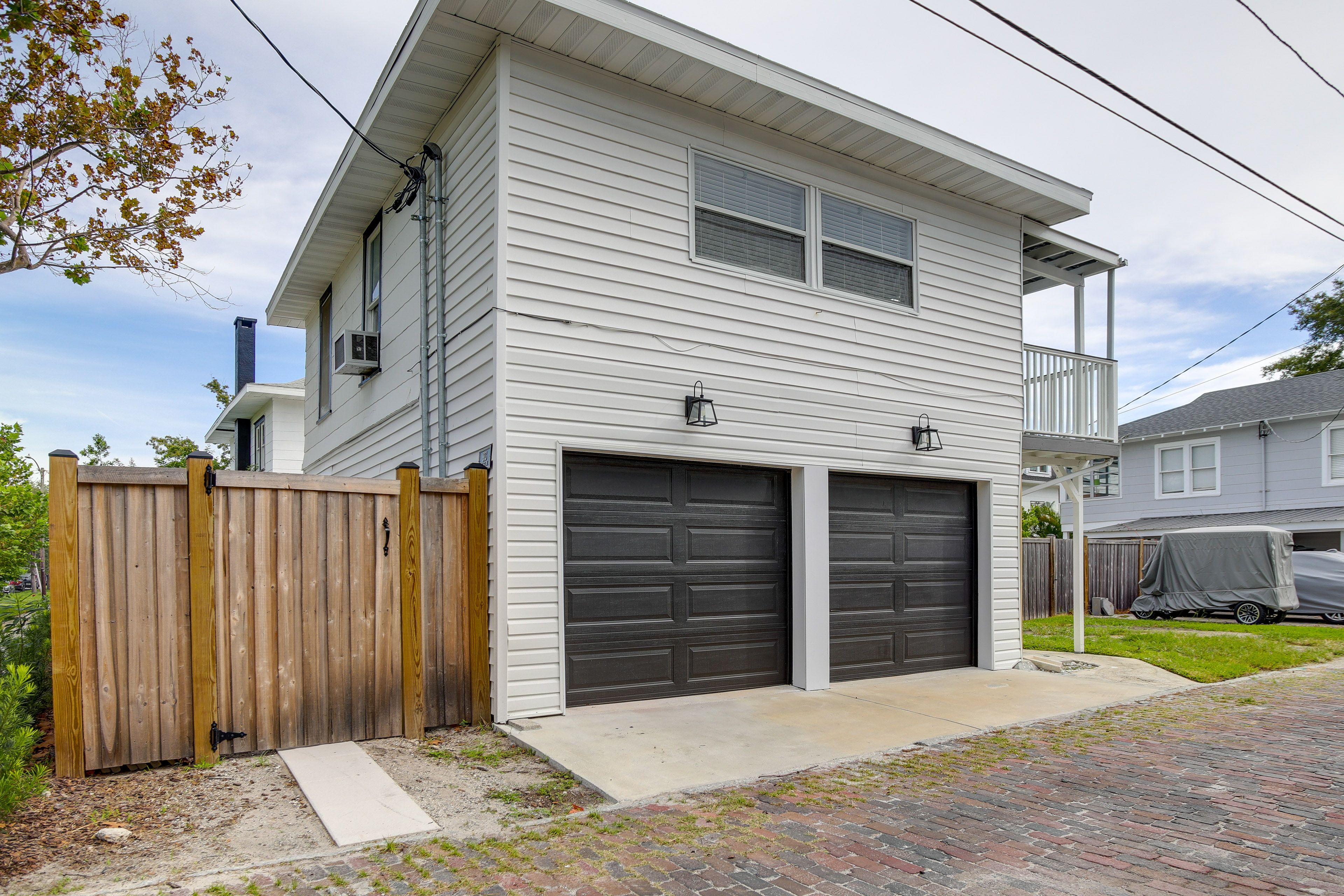 Parking | Carport (1 Vehicle) | Free Street Parking