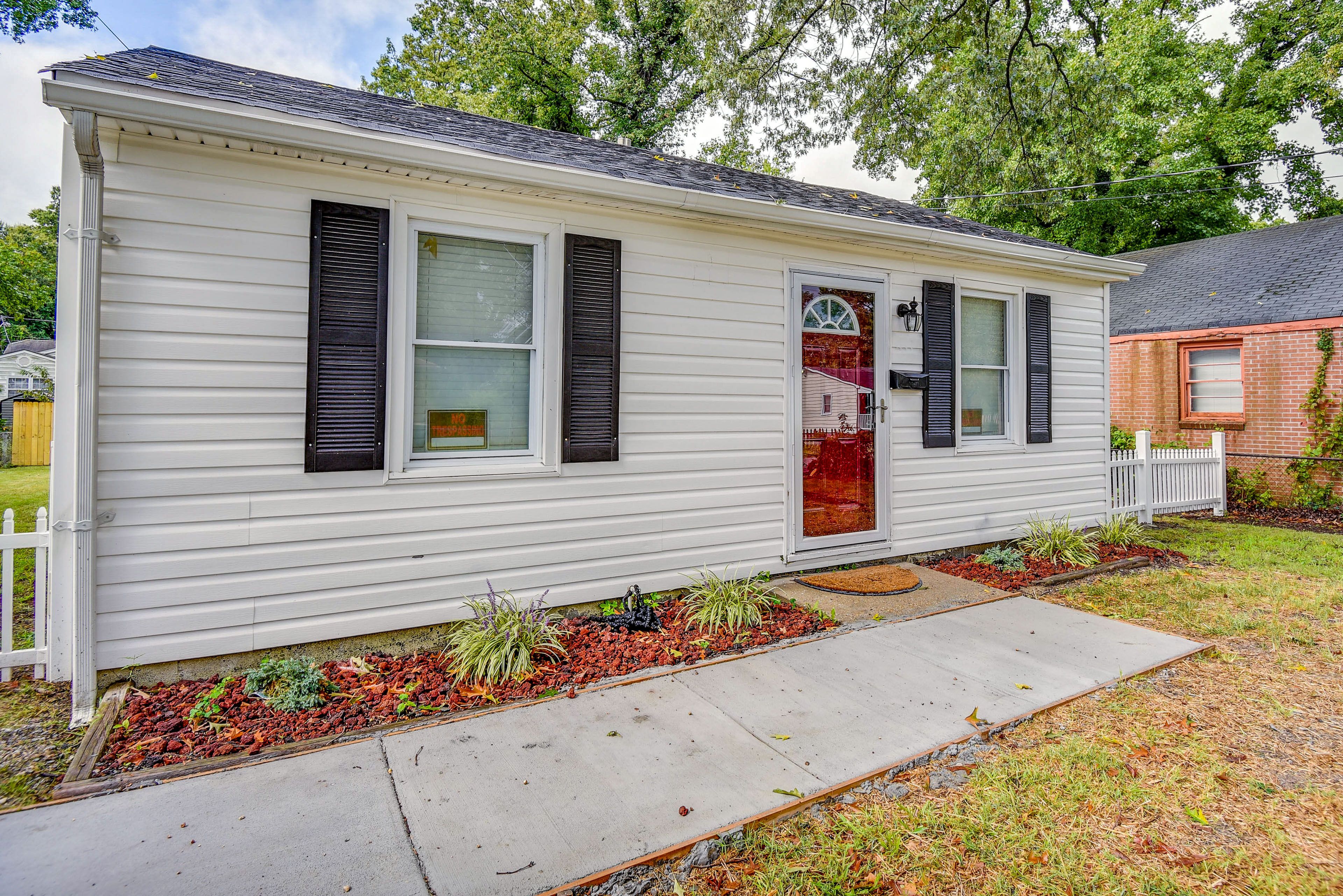 Hampton Vacation Rental | 2BR | 1BA | 624 Sq Ft | 1 Step to Enter