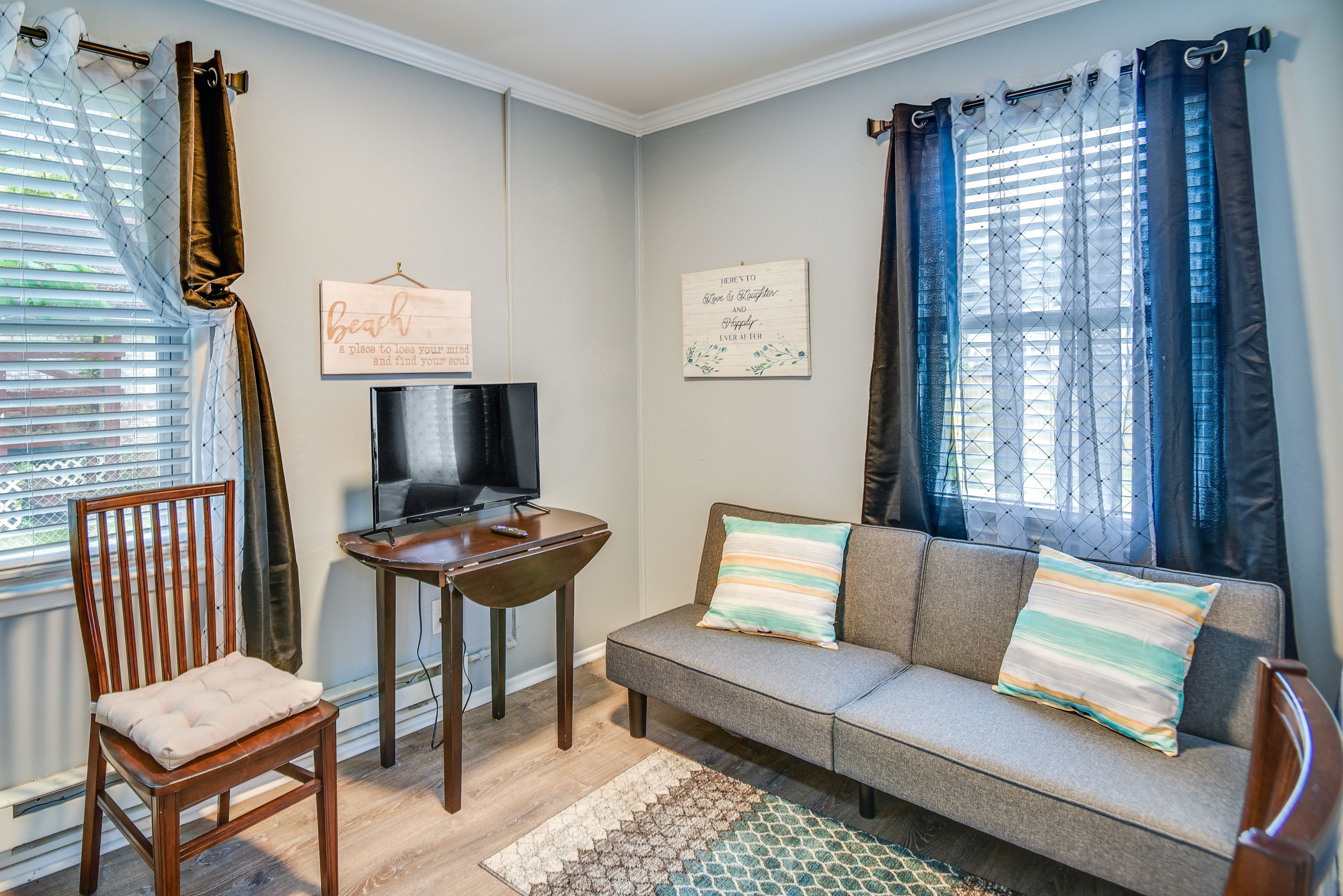 Bedroom 2 | Full Futon | Smart TV w/ Roku