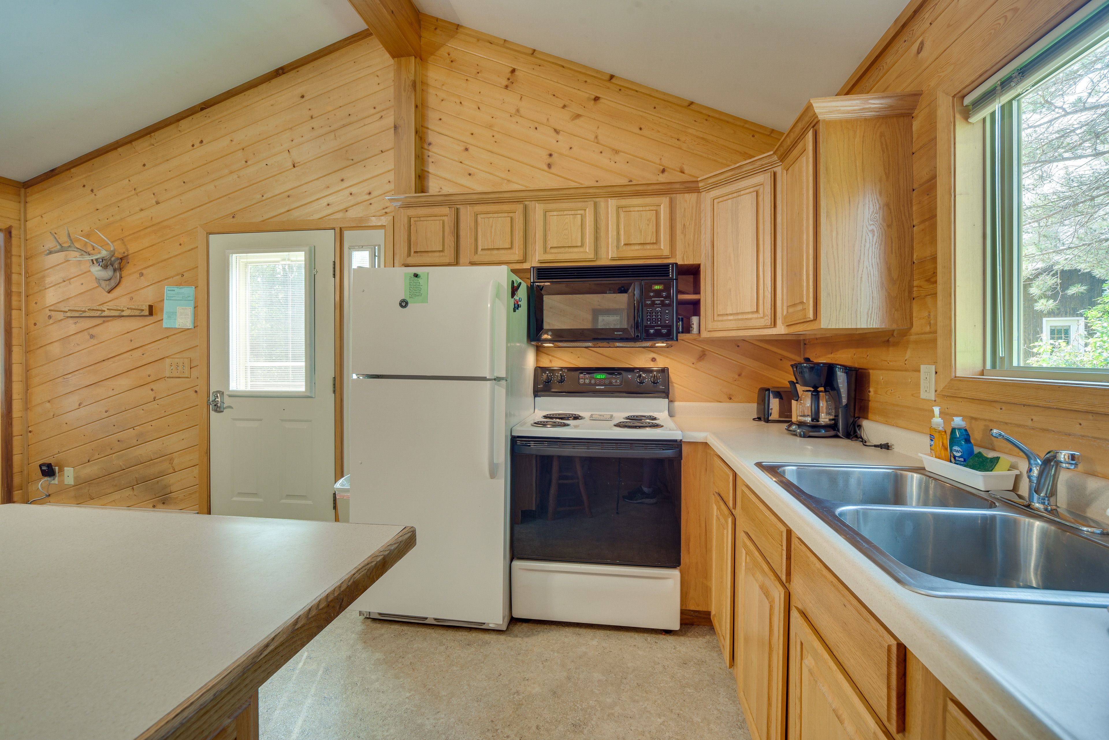 Kitchen | Cooking Basics | Coffee Maker | Trash Bags & Paper Towels Provided