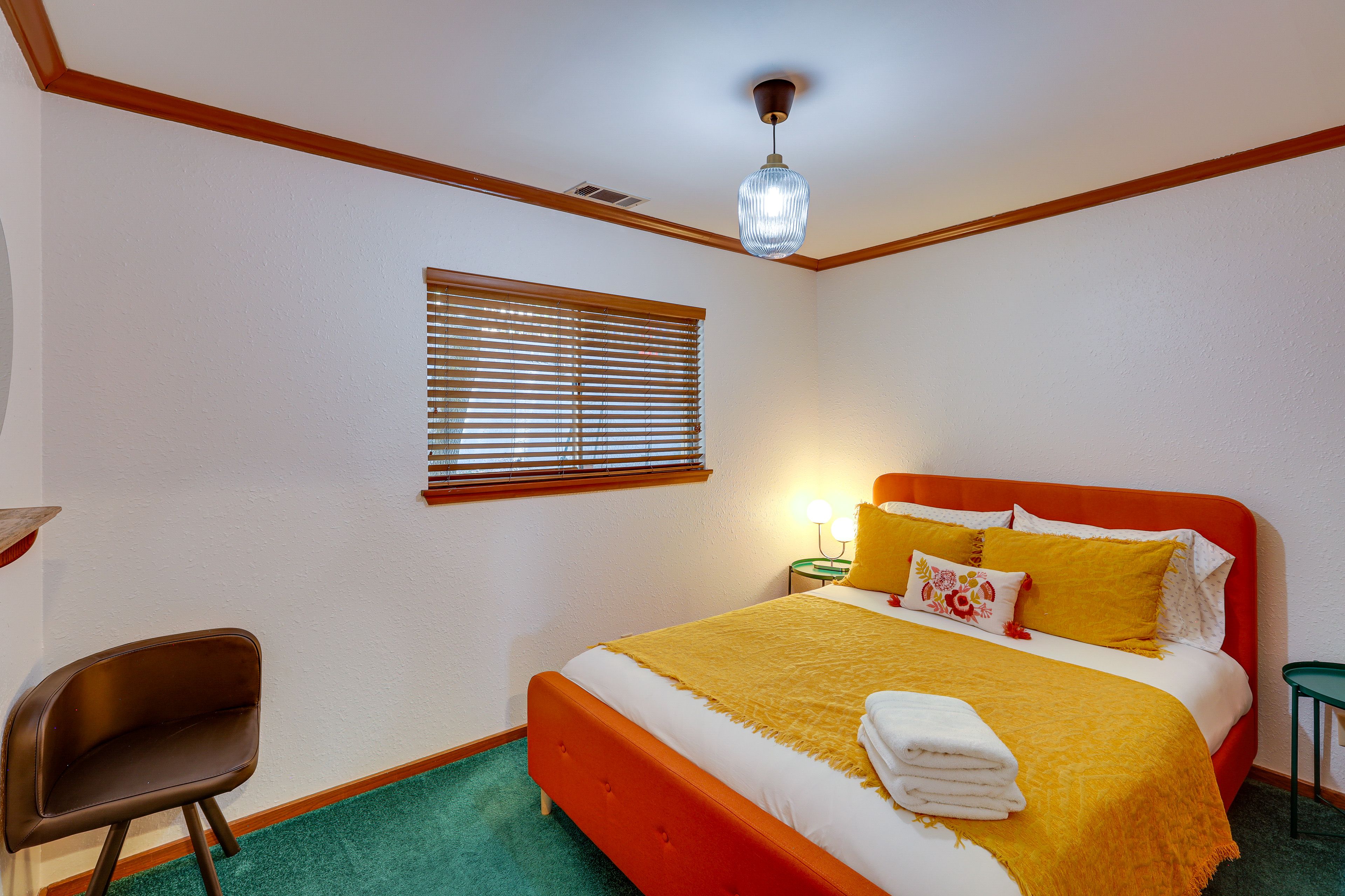 Bedroom 2 | Queen Bed