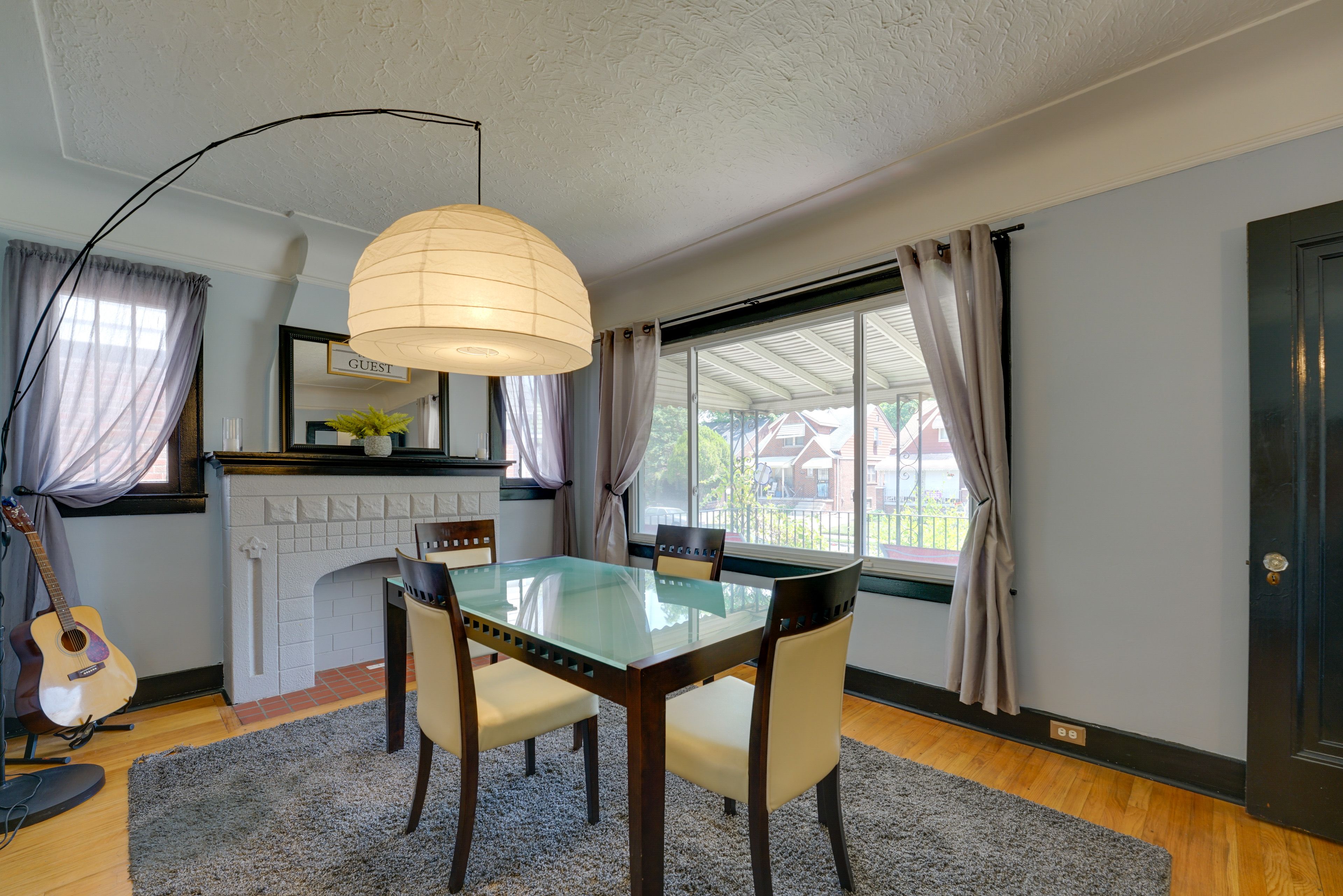 Dining Area | Dishware & Flatware Provided