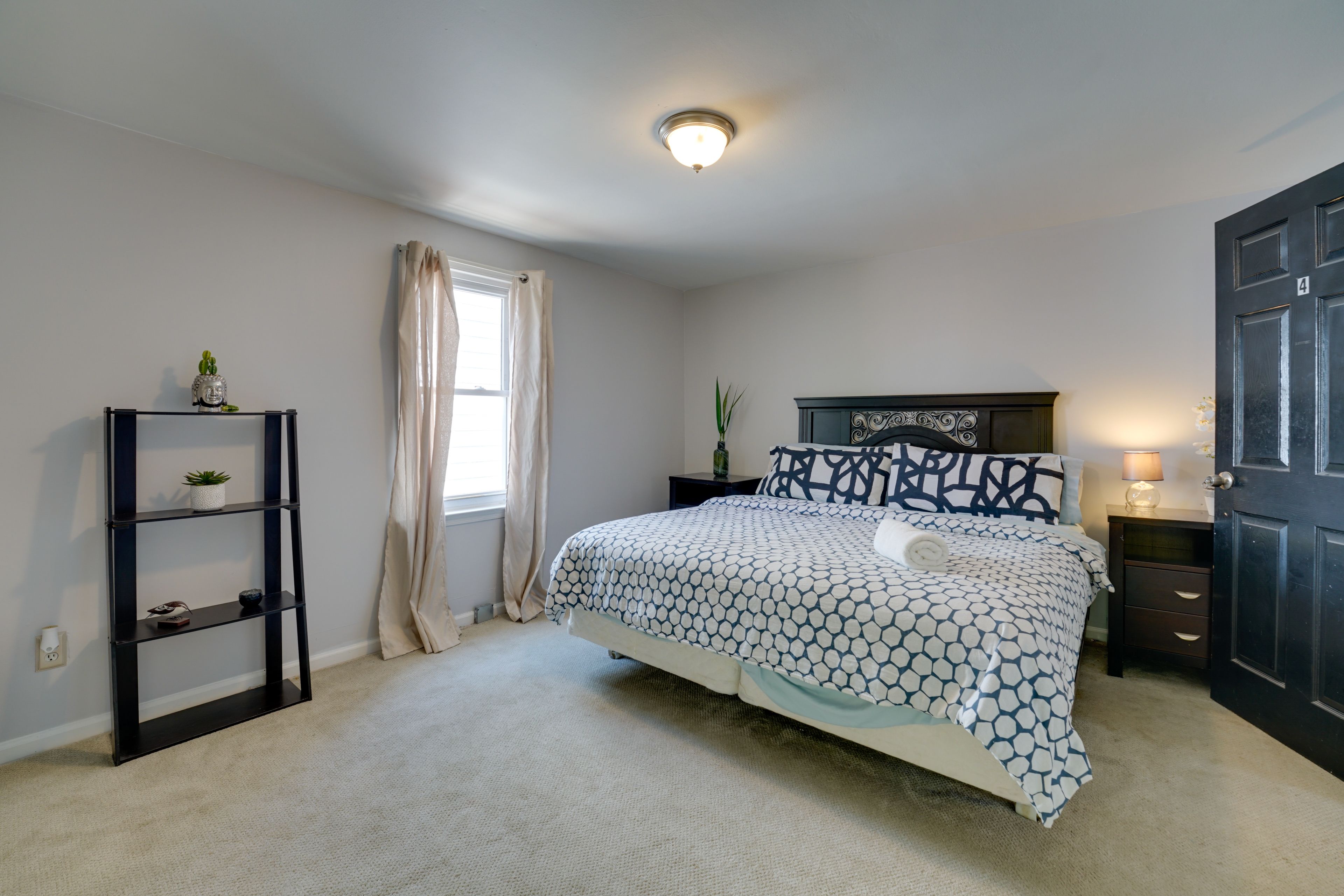 Bedroom 1 | King Bed | Smart TV | Linens Provided | Work Desk