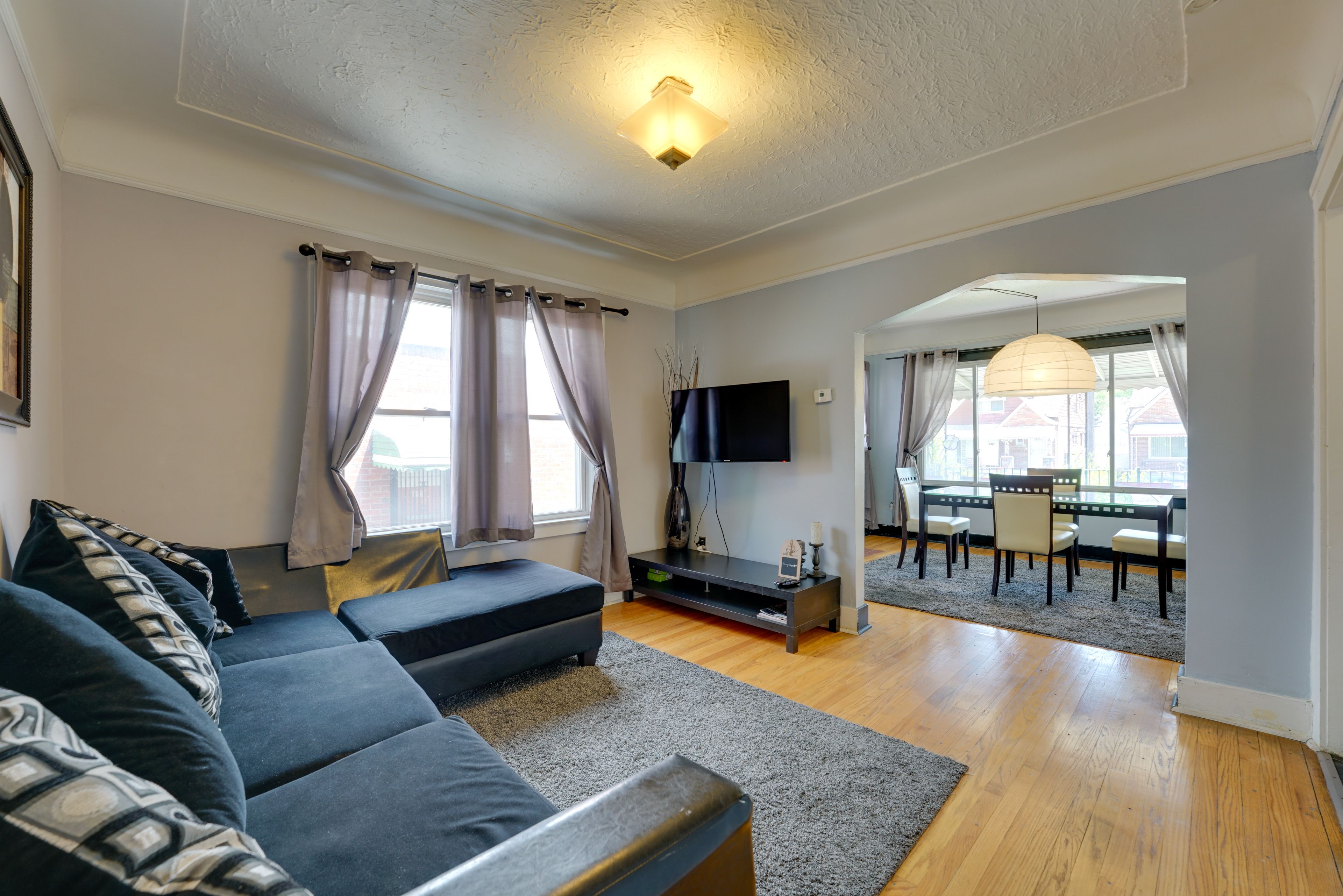 Living Room | Free WiFi | Smart TV | Central Heating | Central A/C