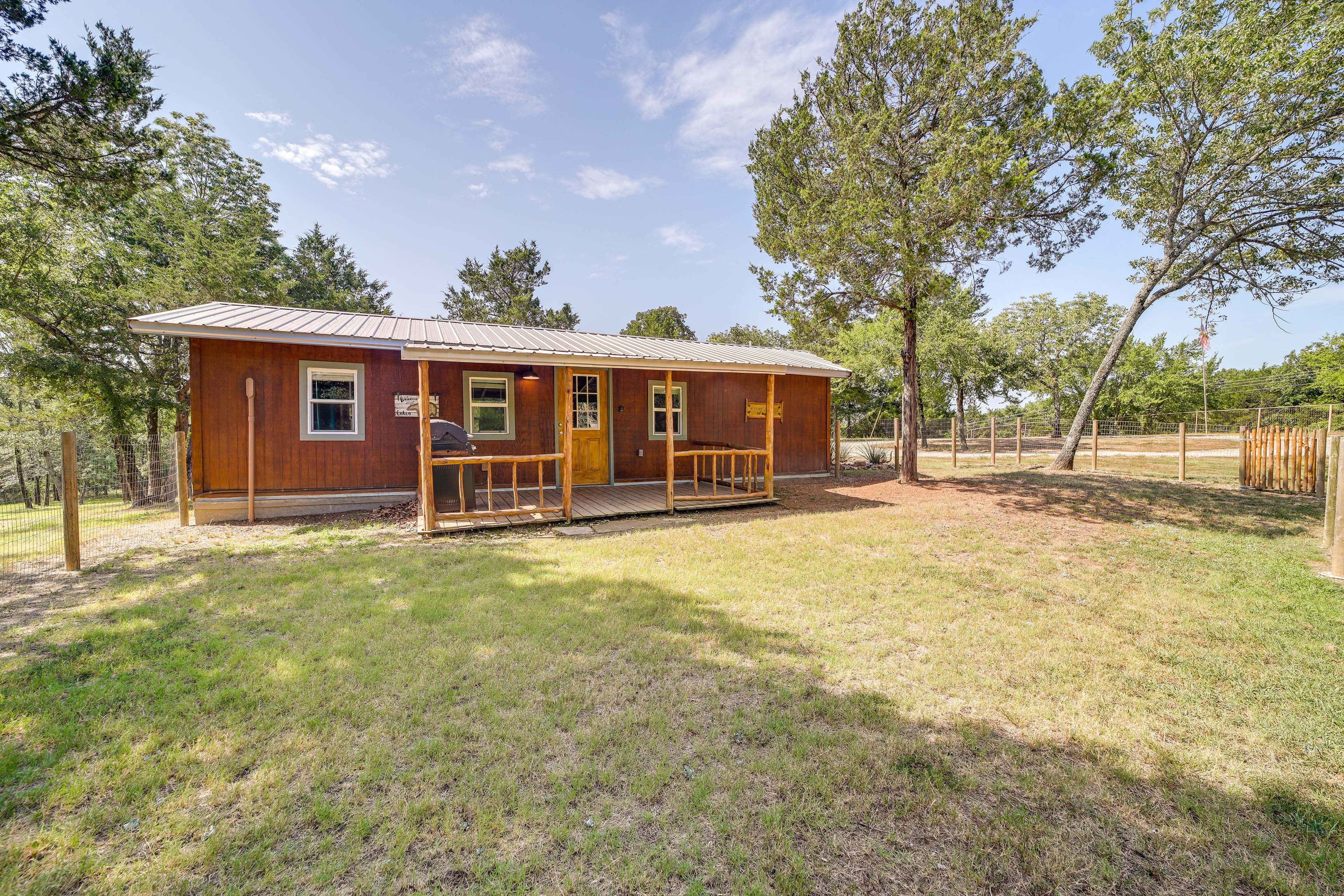 Property Exterior | Garage (2 Vehicles) | Driveway (5 Vehicles)