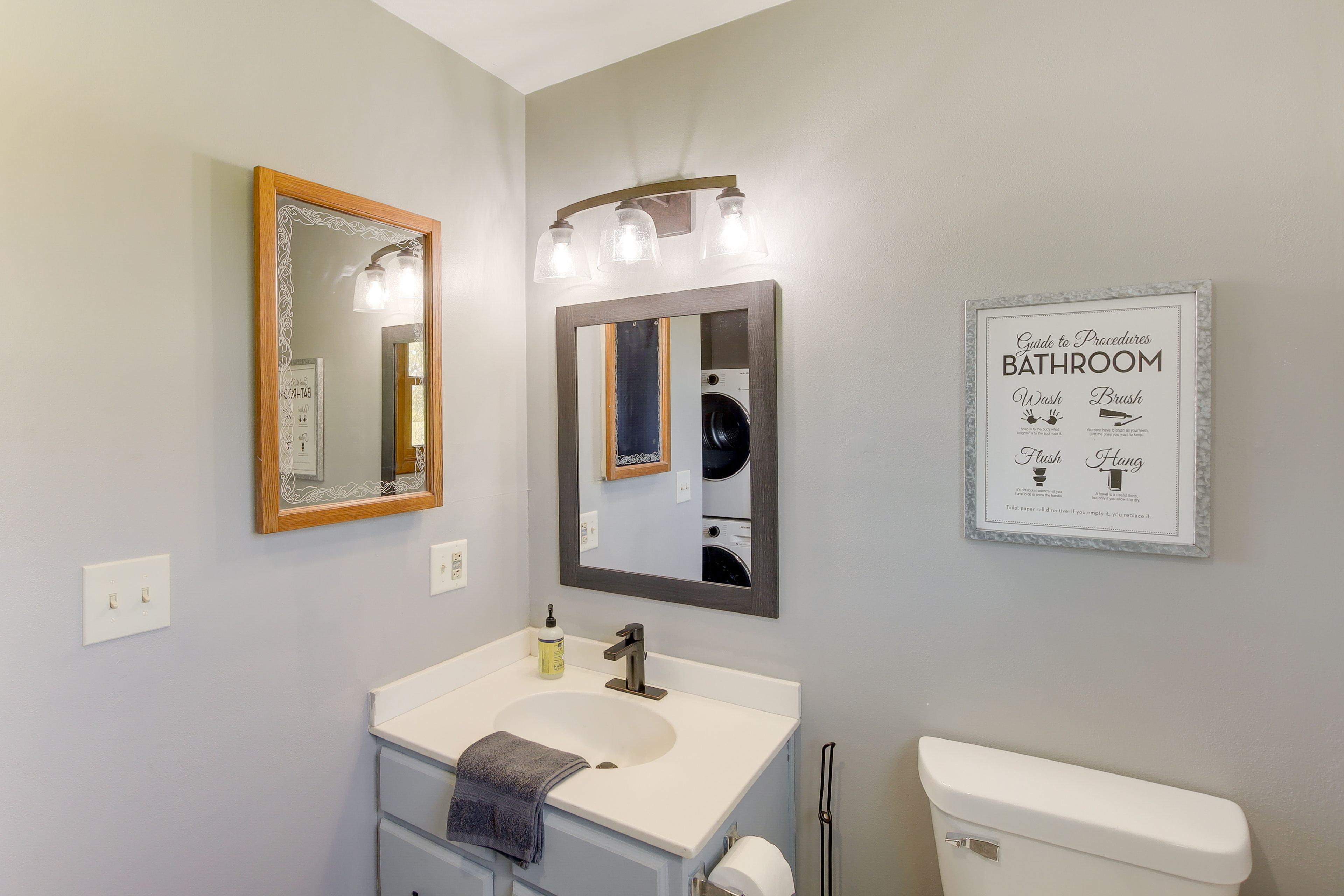 Full Bathroom | Complimentary Toiletries | Towels Provided | Hair Dryer