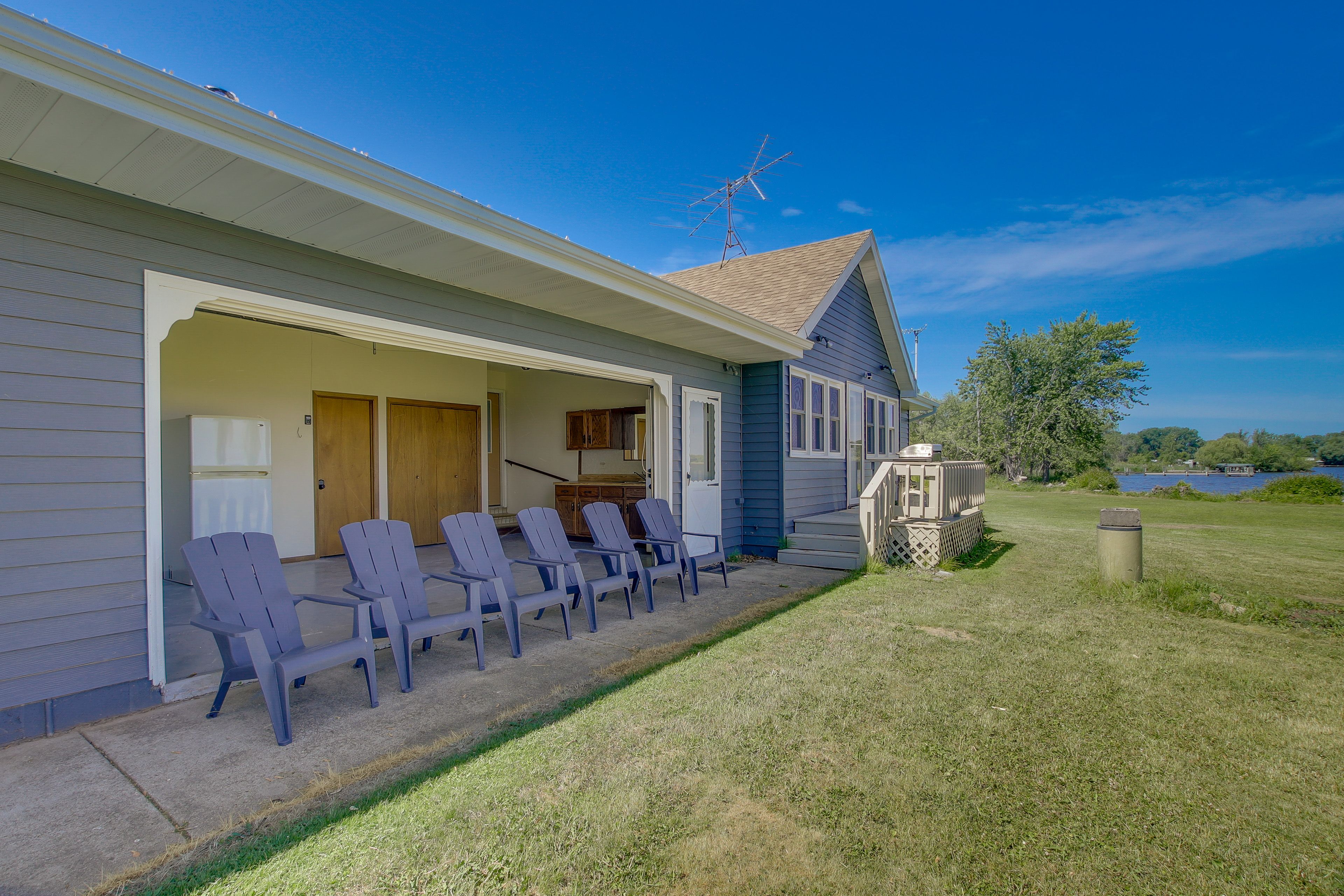 Backyard | Lounge Chairs | Gas Grill
